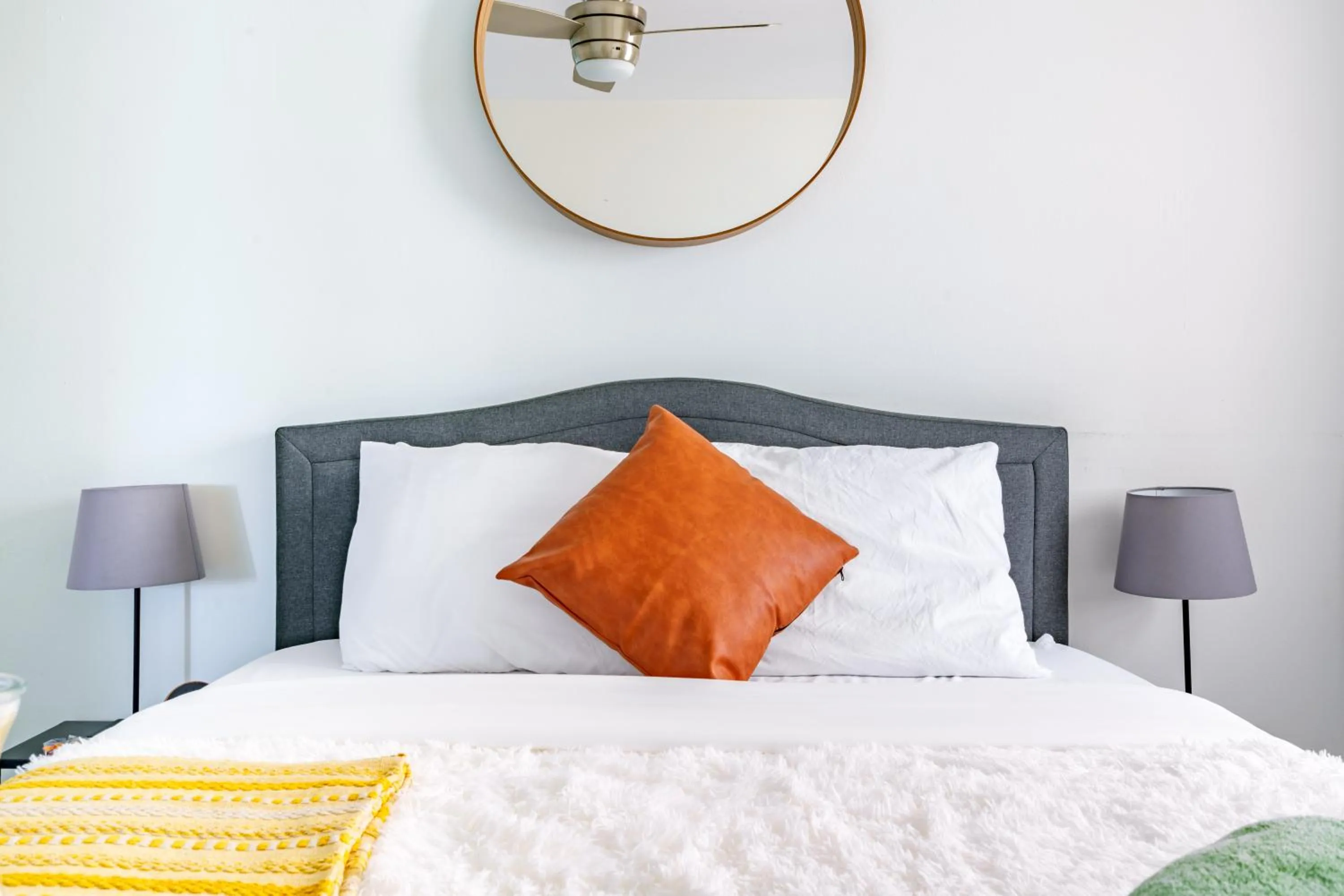 Bed in Jungle House Modern Lofts - Arena District & Short North