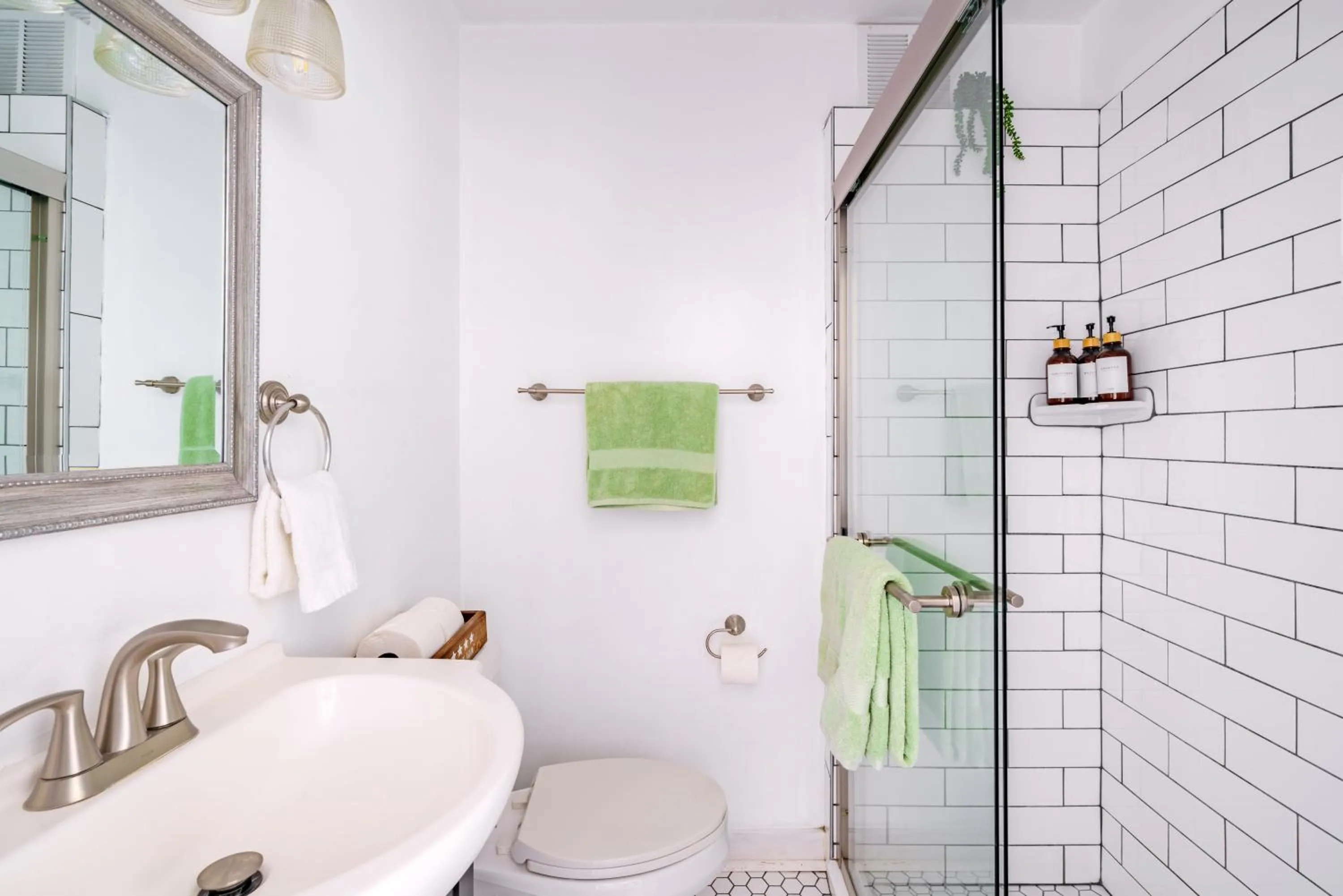 Shower in Jungle House Modern Lofts - Arena District & Short North