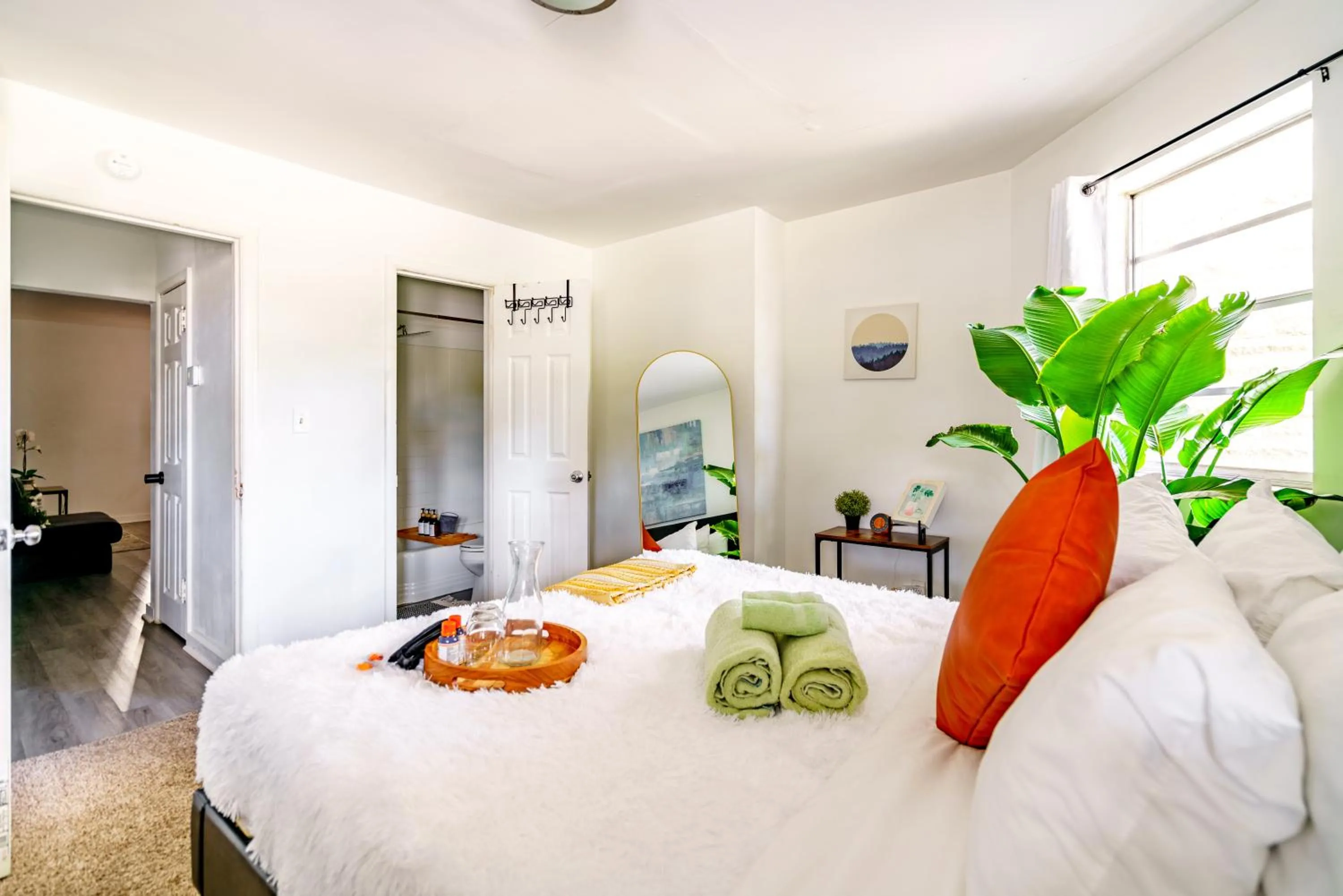 Bed in Jungle House Modern Lofts - Arena District & Short North