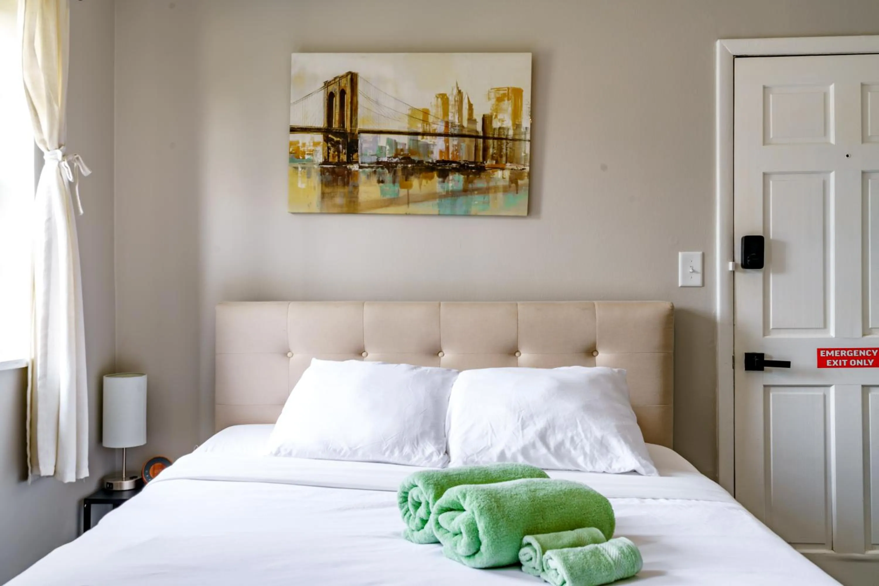 Bed in Jungle House Modern Lofts - Arena District & Short North