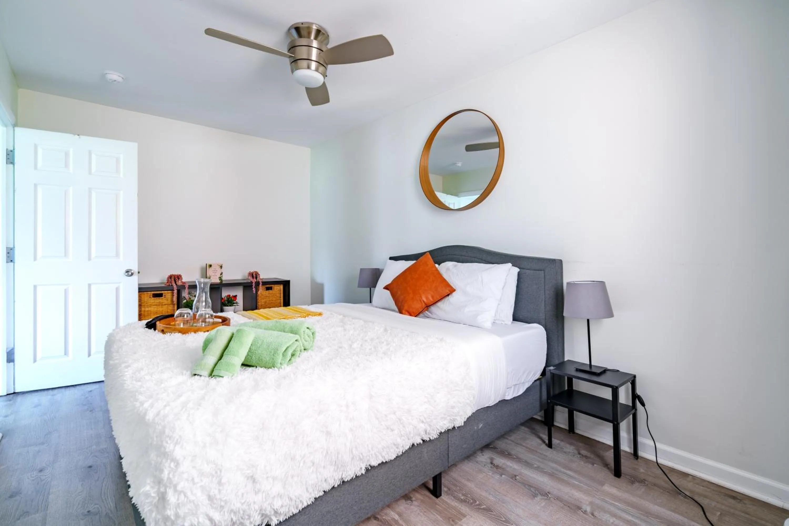 Bed in Jungle House Modern Lofts - Arena District & Short North