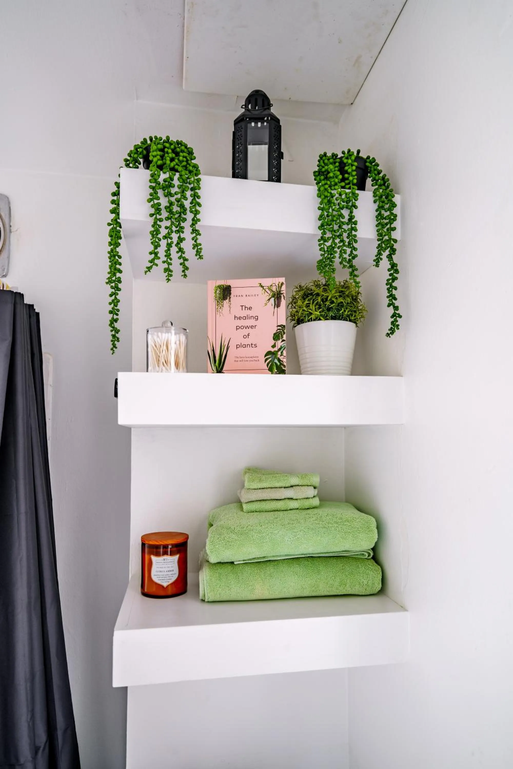 towels in Jungle House Modern Lofts - Arena District & Short North