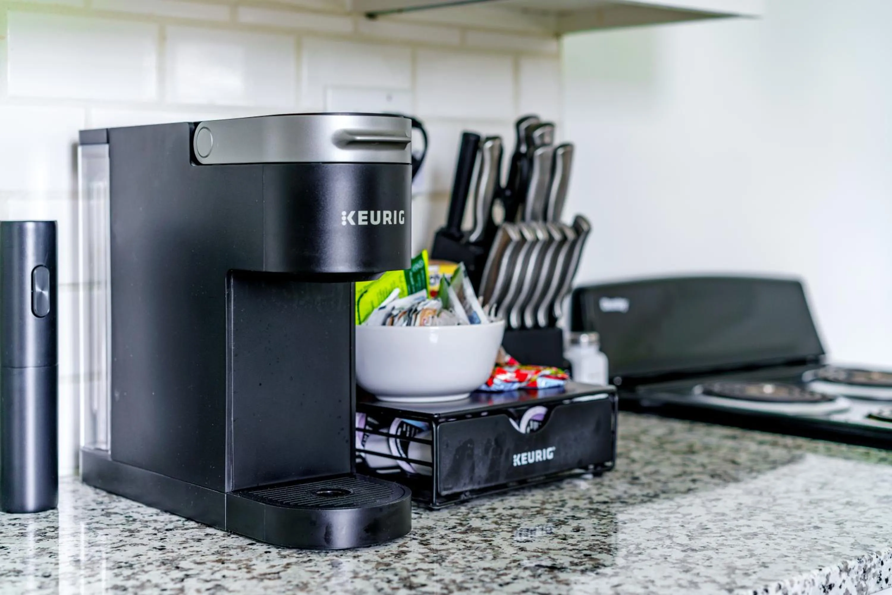 Coffee/tea facilities in Jungle House Modern Lofts - Arena District & Short North
