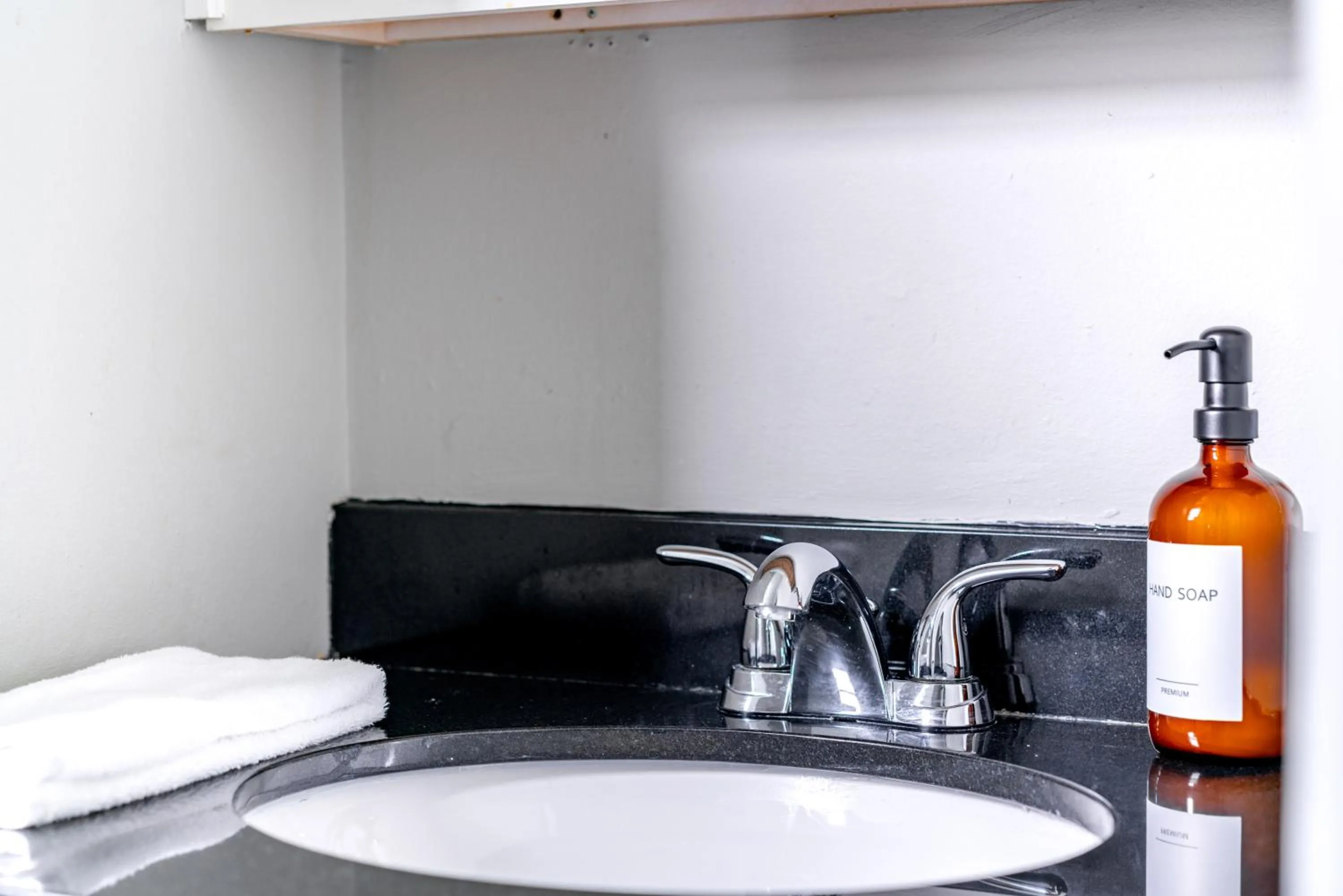 Bathroom in Jungle House Modern Lofts - Arena District & Short North