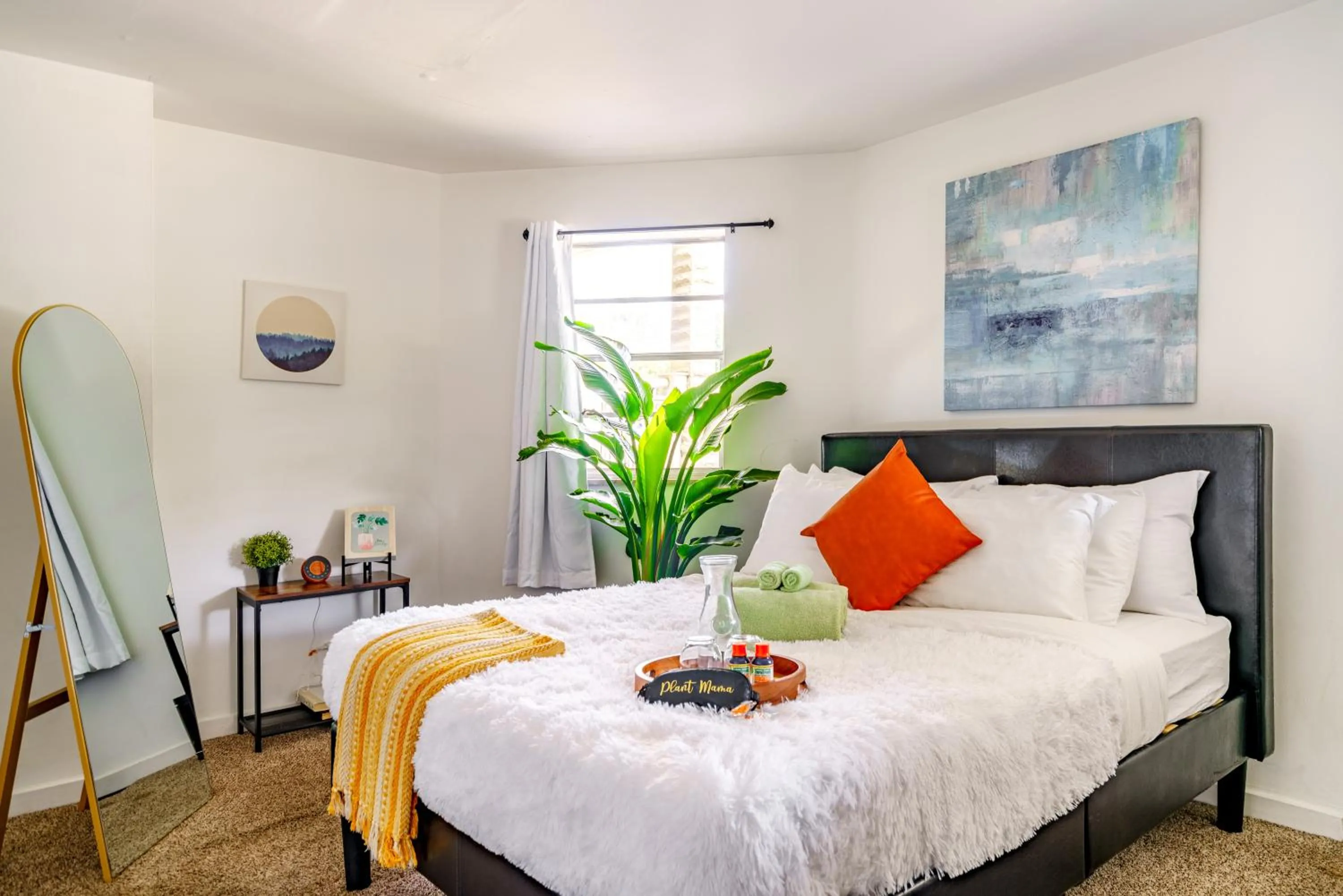 Bed in Jungle House Modern Lofts - Arena District & Short North