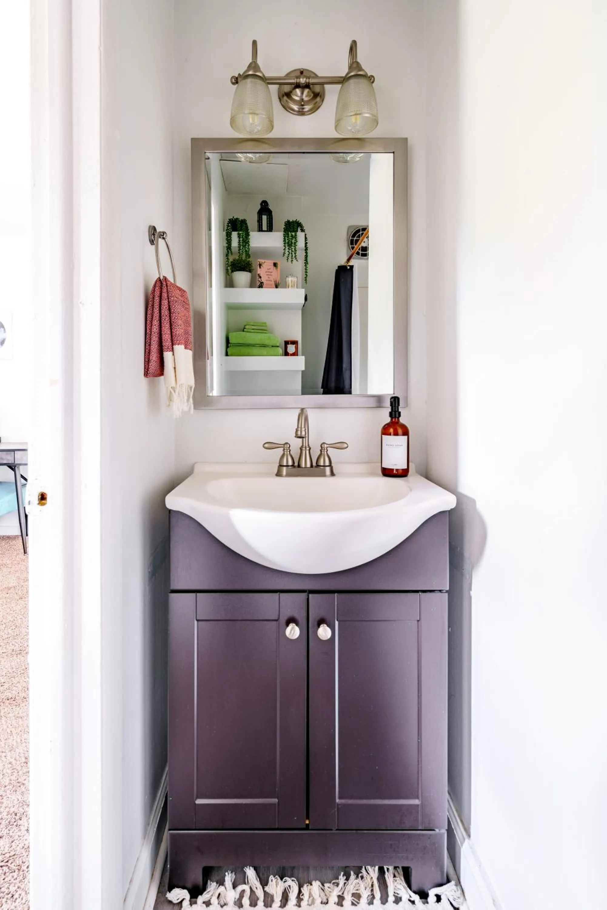 Kitchen or kitchenette in Jungle House Modern Lofts - Arena District & Short North