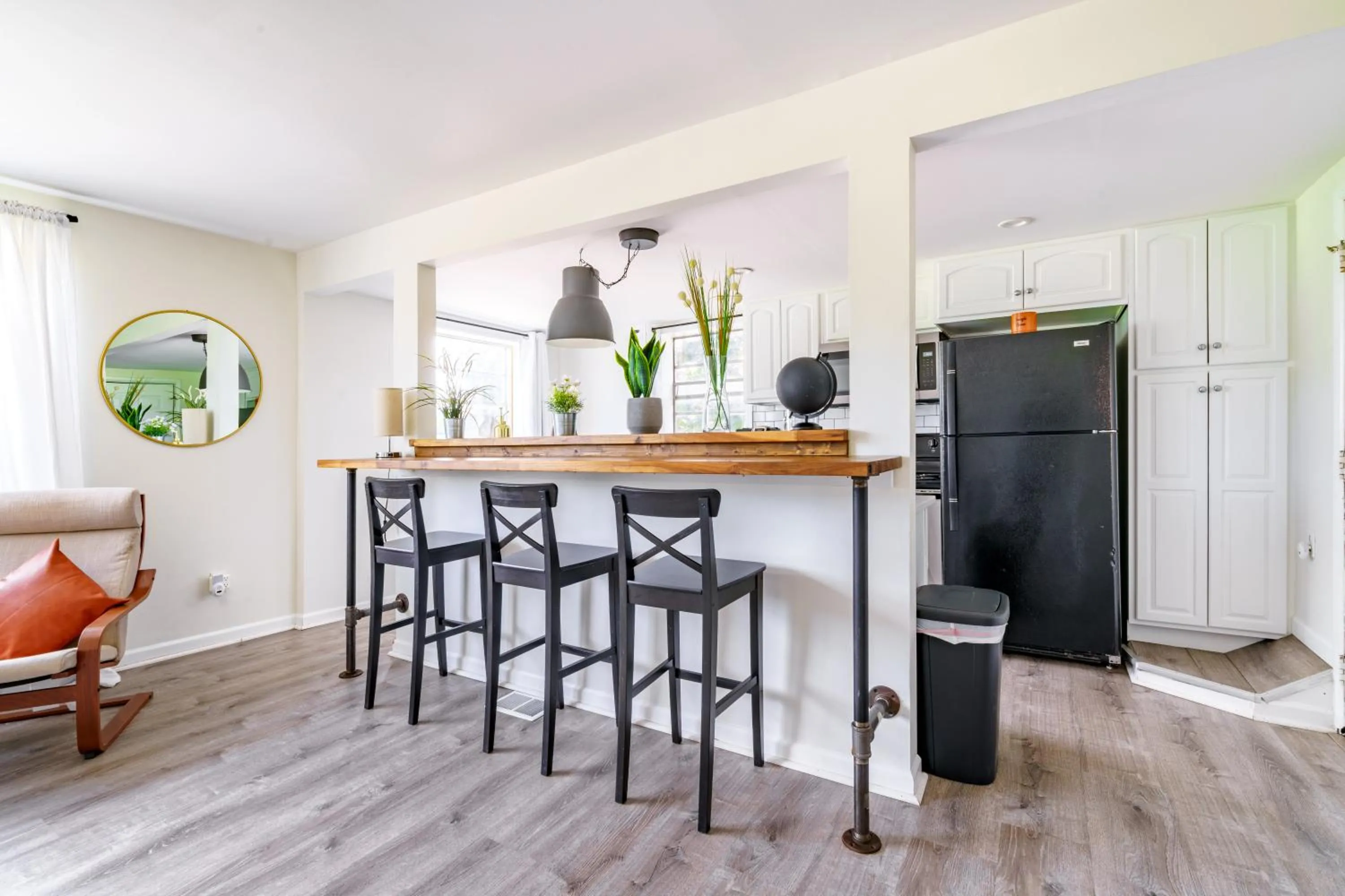 Kitchen or kitchenette in Jungle House Modern Lofts - Arena District & Short North