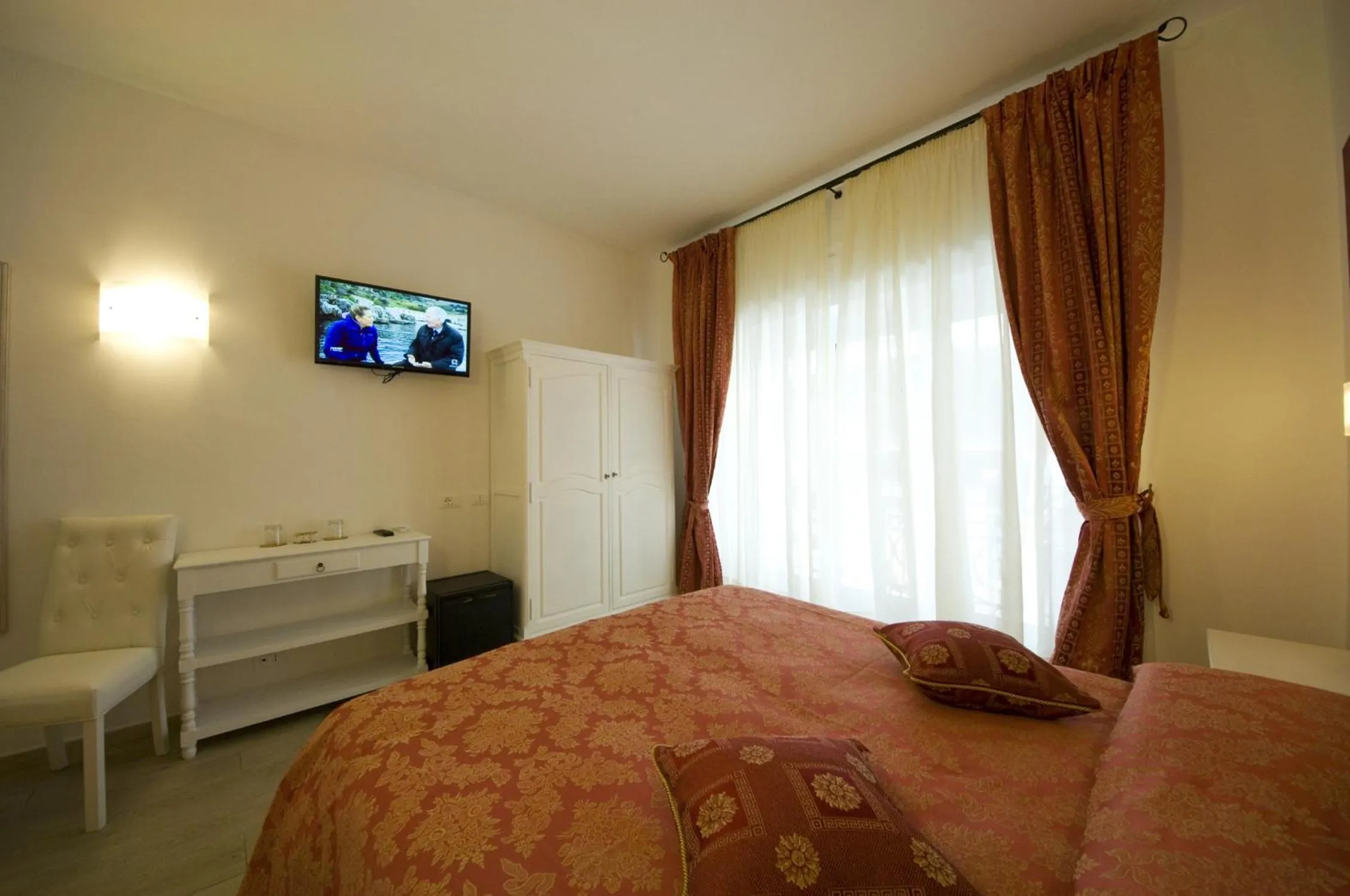 Photo of the whole room, Bed in Atlantis Inn Roma