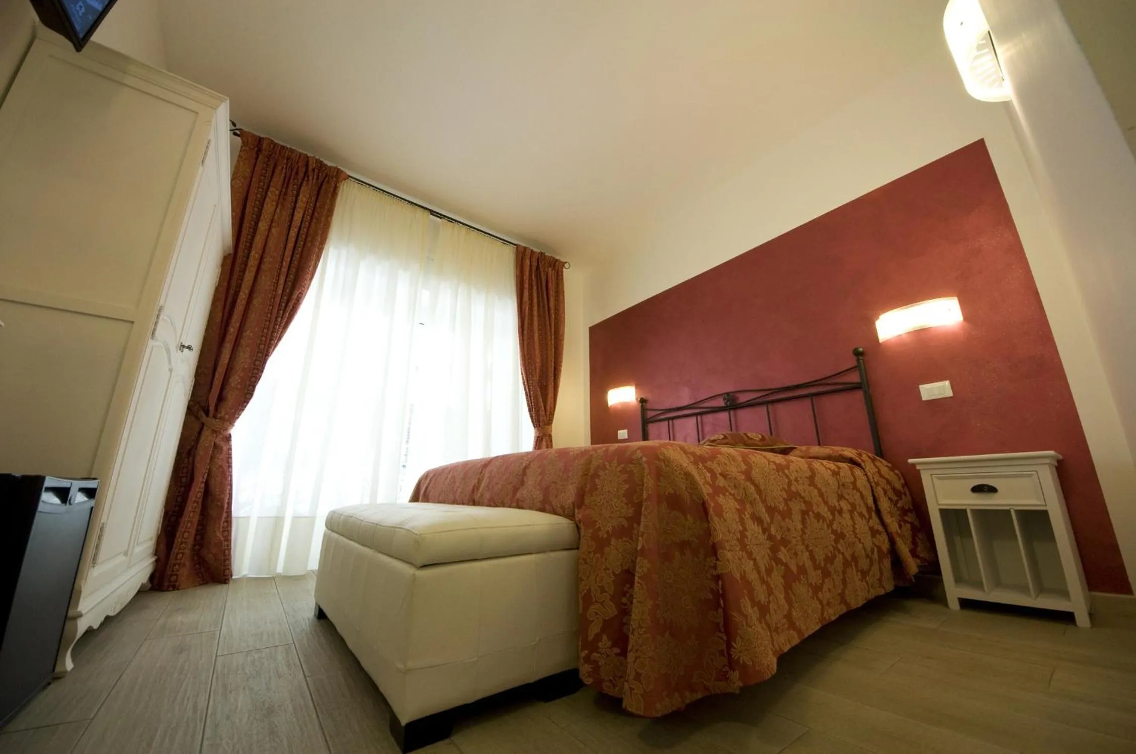 Photo of the whole room, Bed in Atlantis Inn Roma