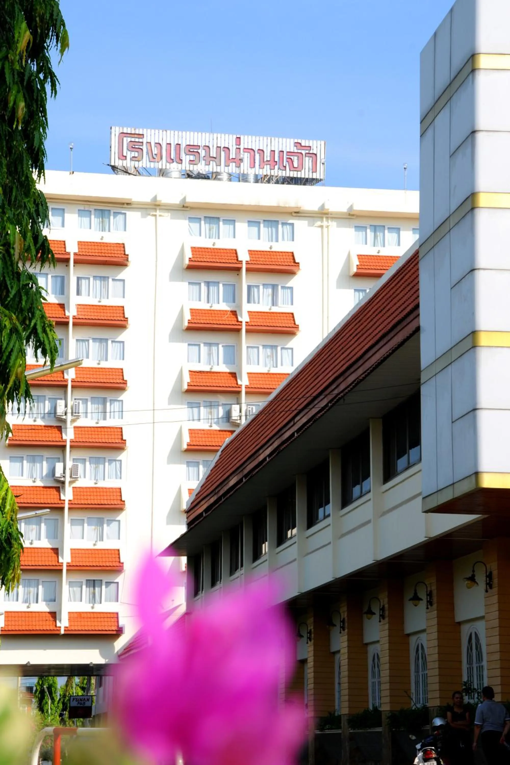 Facade/entrance in Nan Chao Hotel