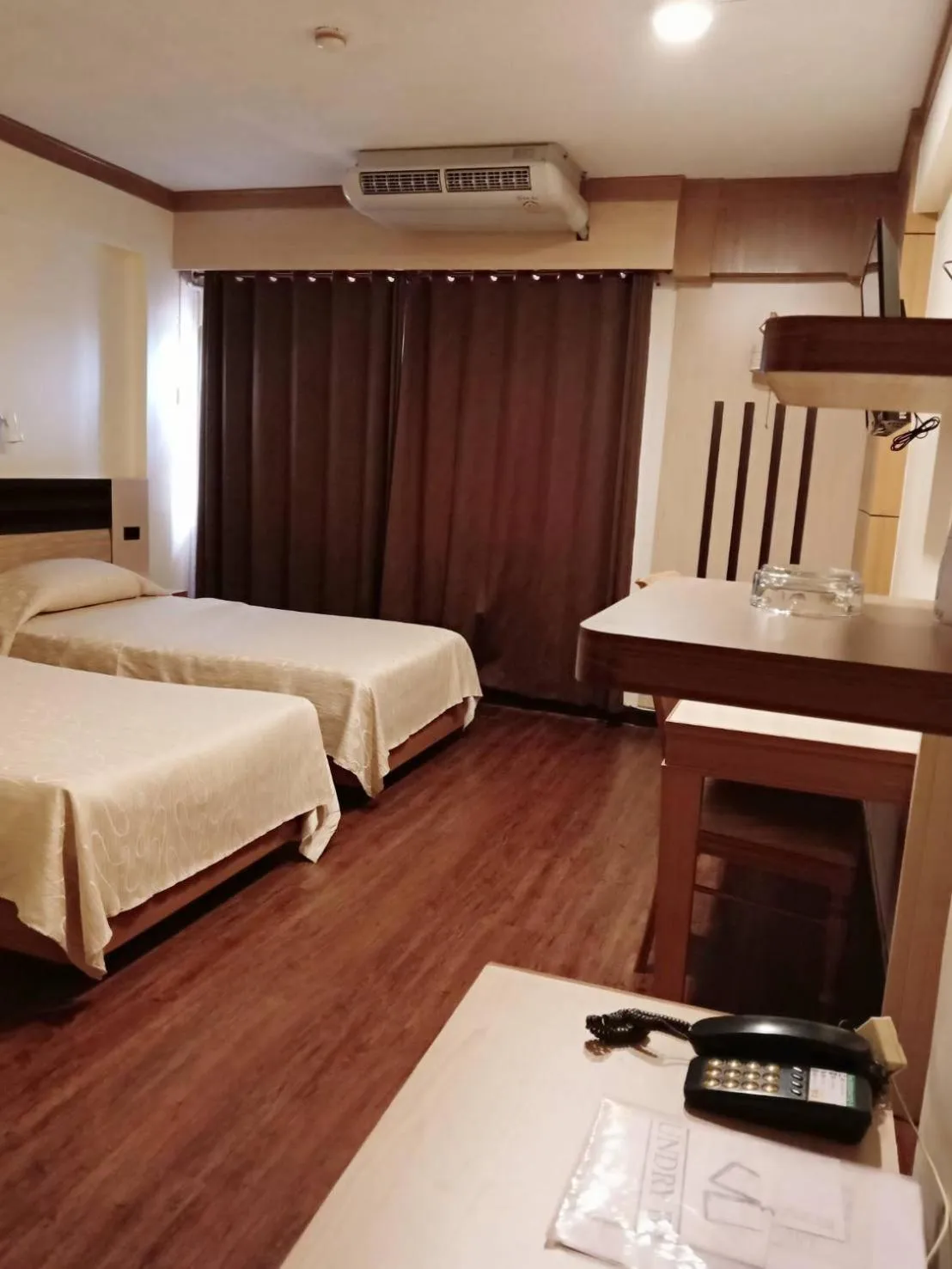 Photo of the whole room, Bed in Nan Chao Hotel