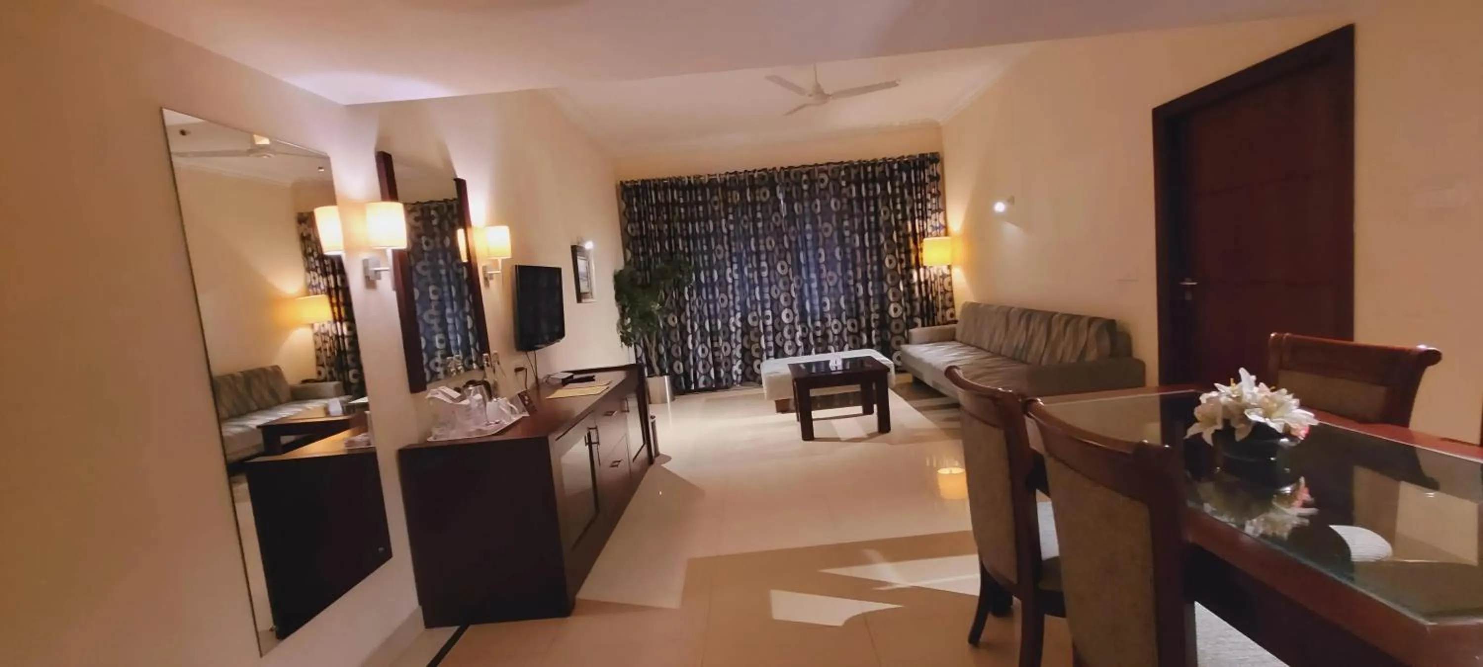 Living room, Bed in ASHOKA INN