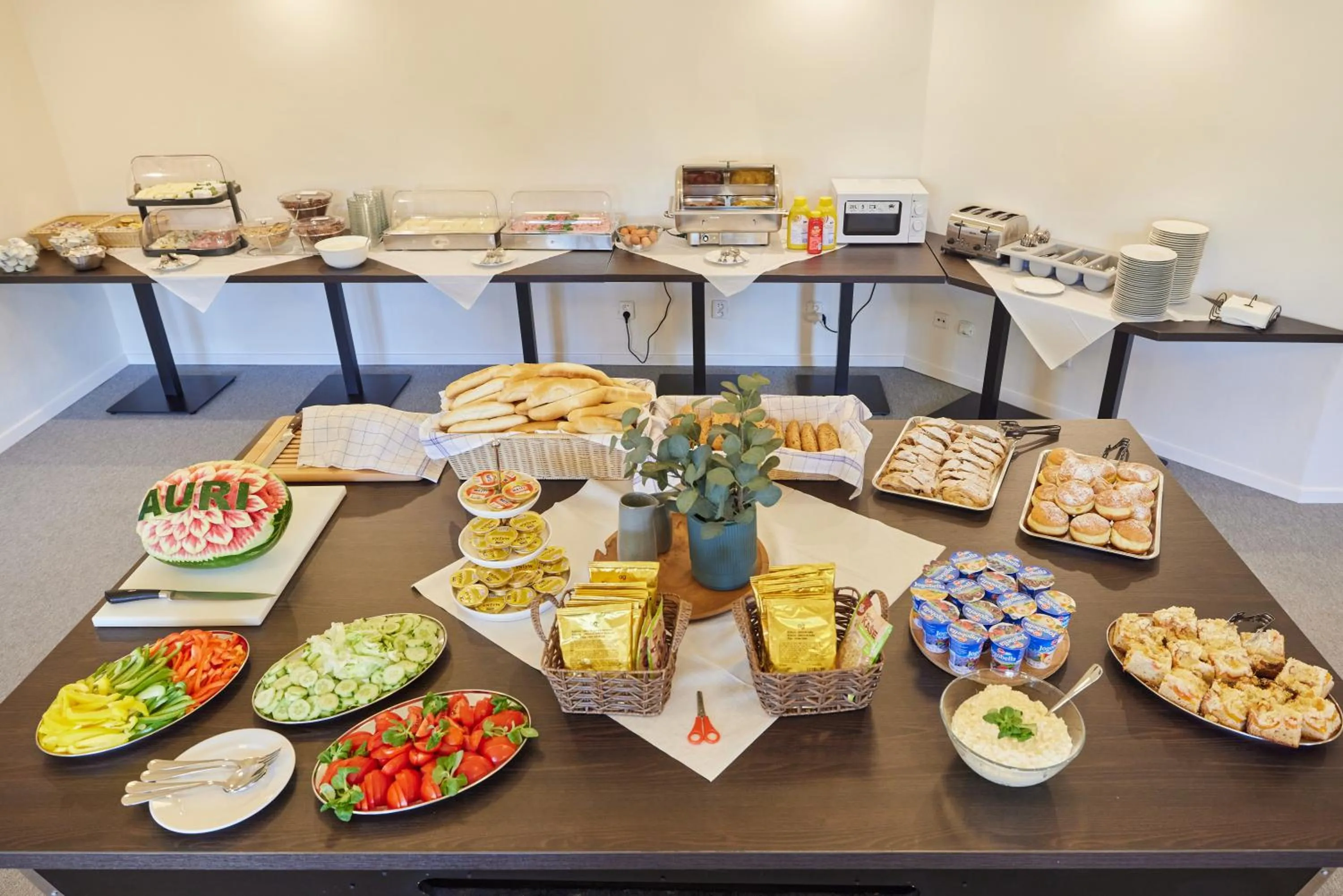 Buffet breakfast in Hotel Auri