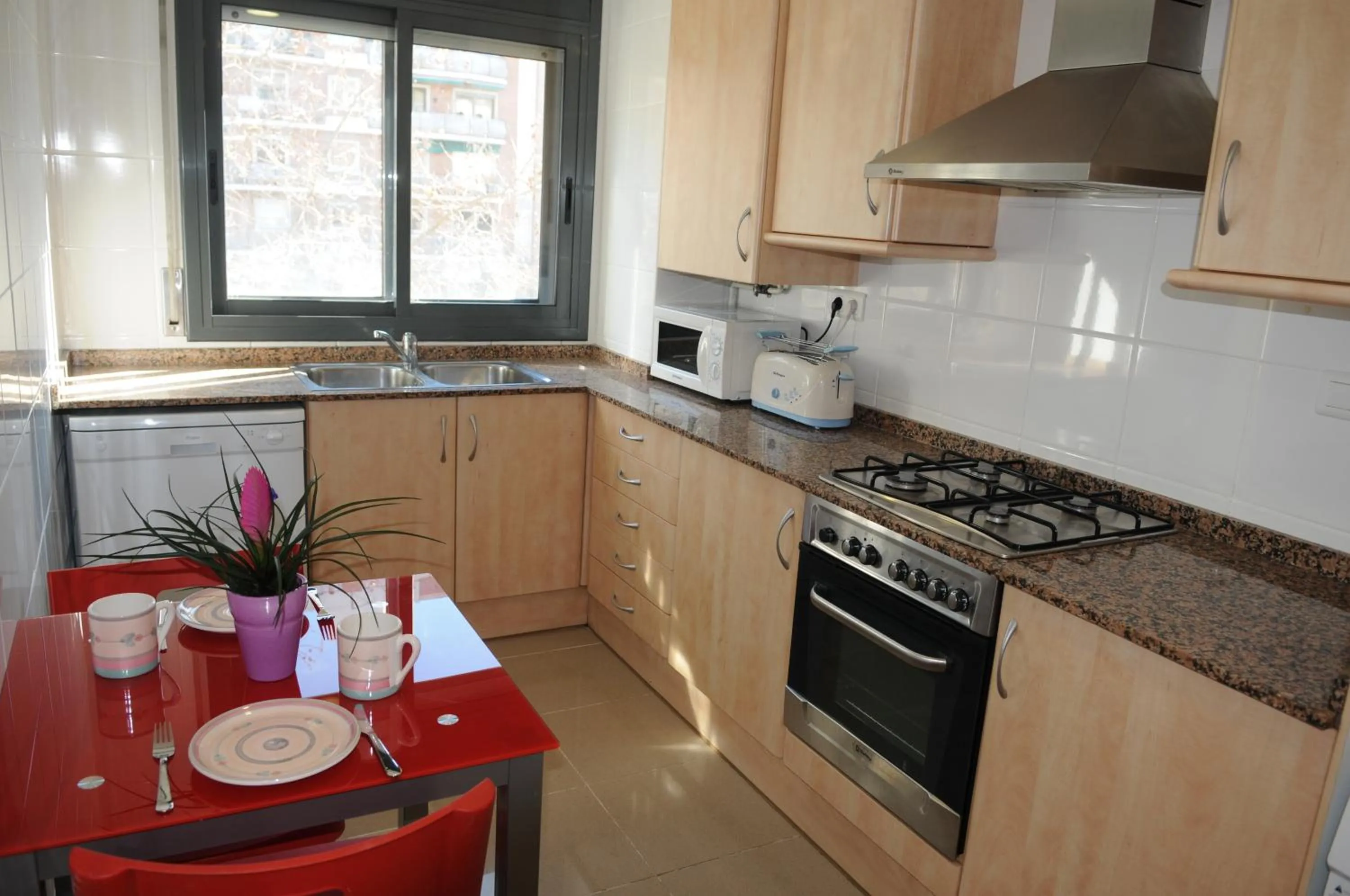 Kitchen or kitchenette in New & Sunny Apartment
