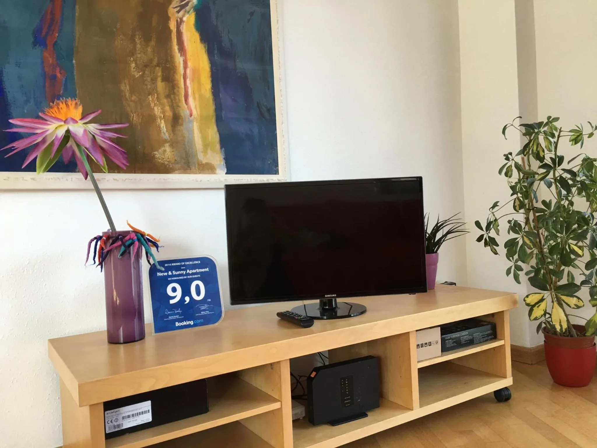 Dining area in New & Sunny Apartment