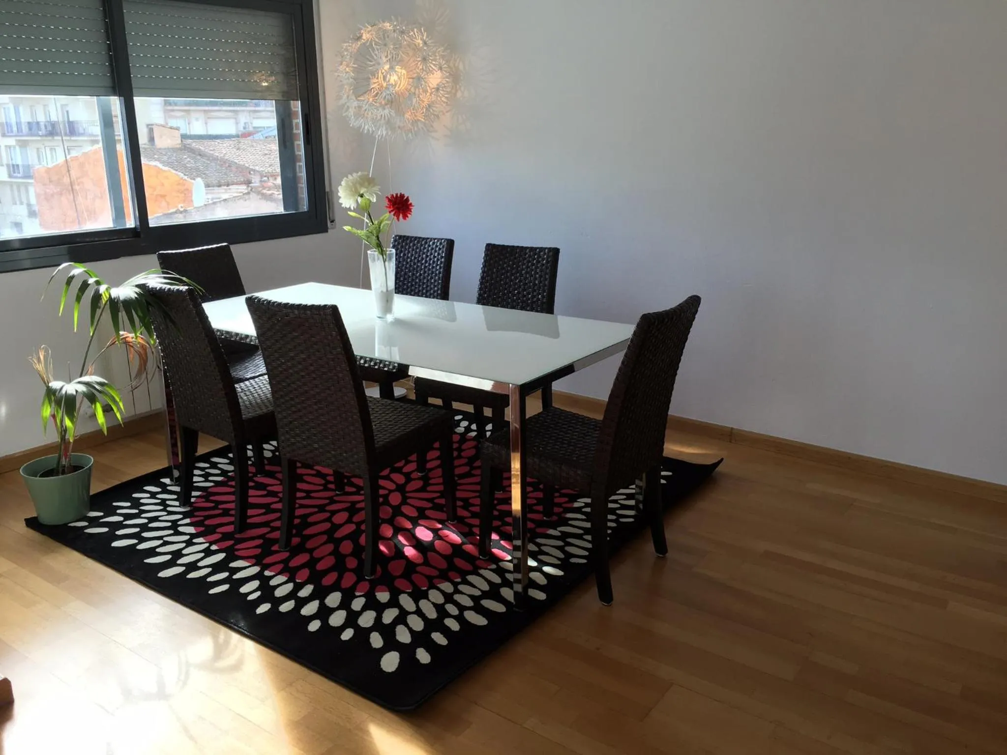 Communal lounge/ TV room in New & Sunny Apartment