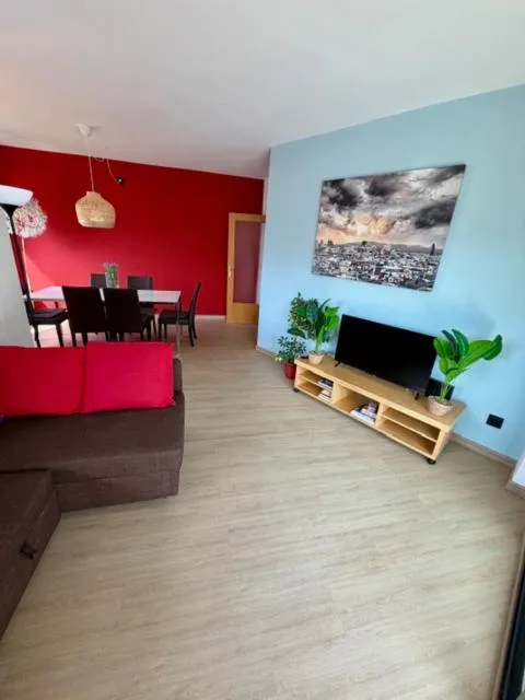 New & Sunny Apartment