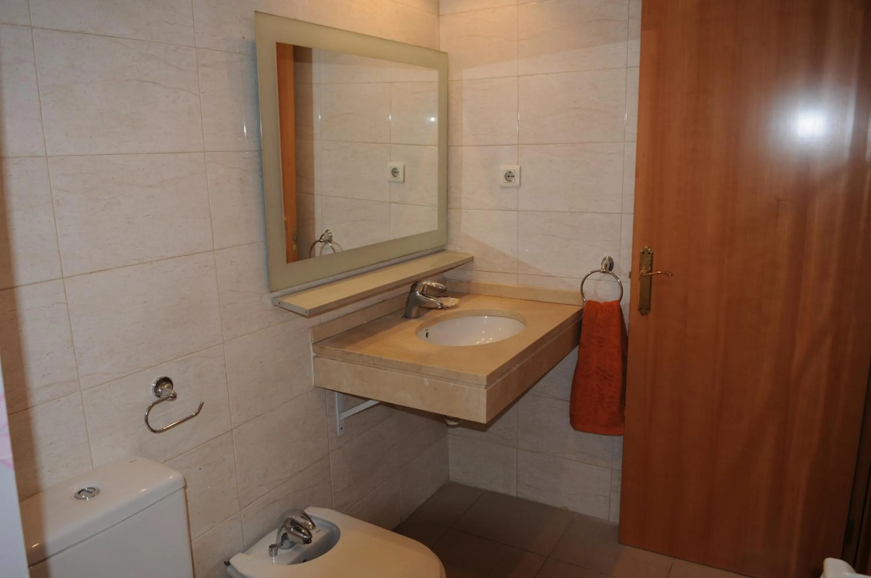 Bathroom in New & Sunny Apartment