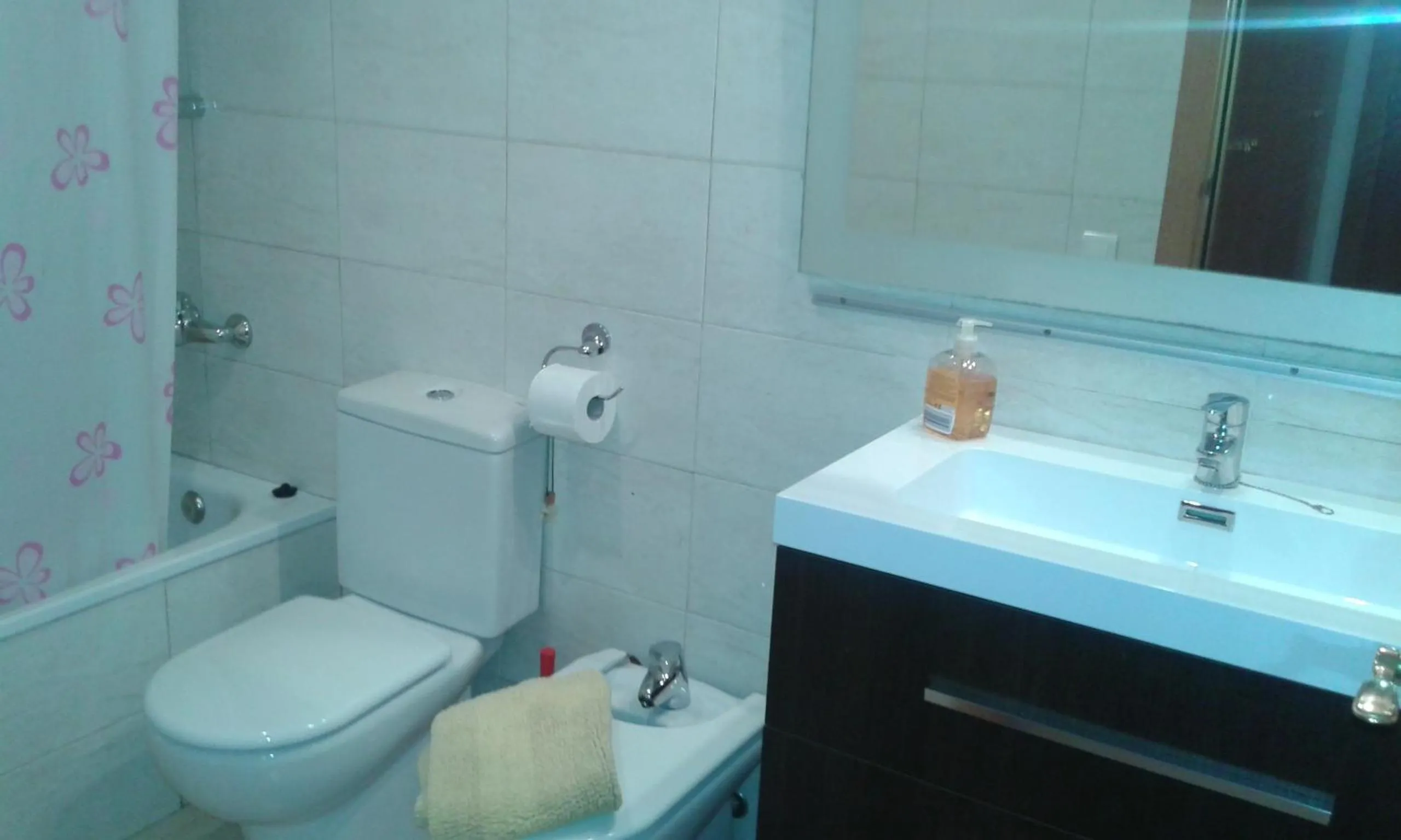 Bathroom in New & Sunny Apartment