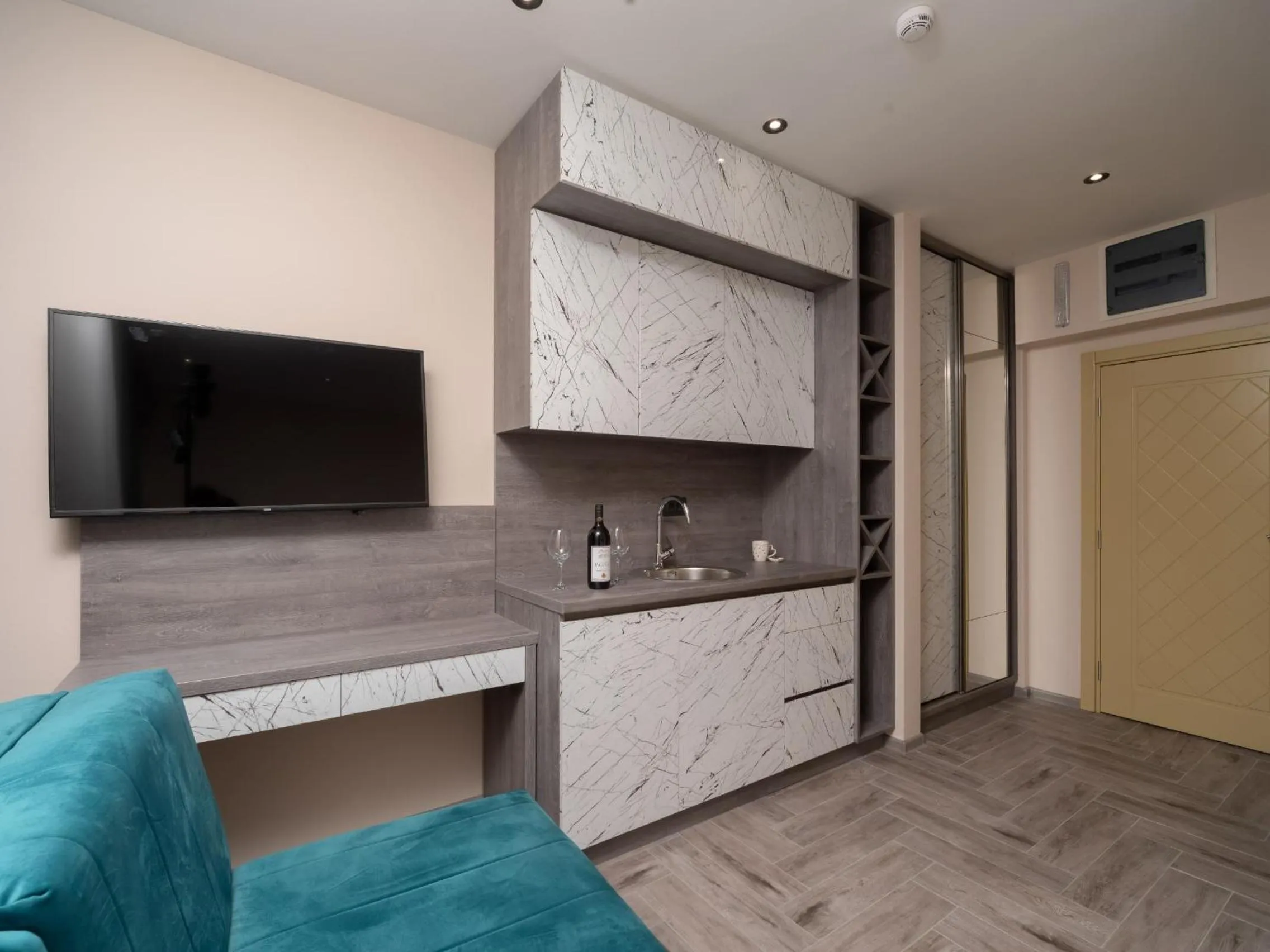 TV and multimedia in Hotel Diman