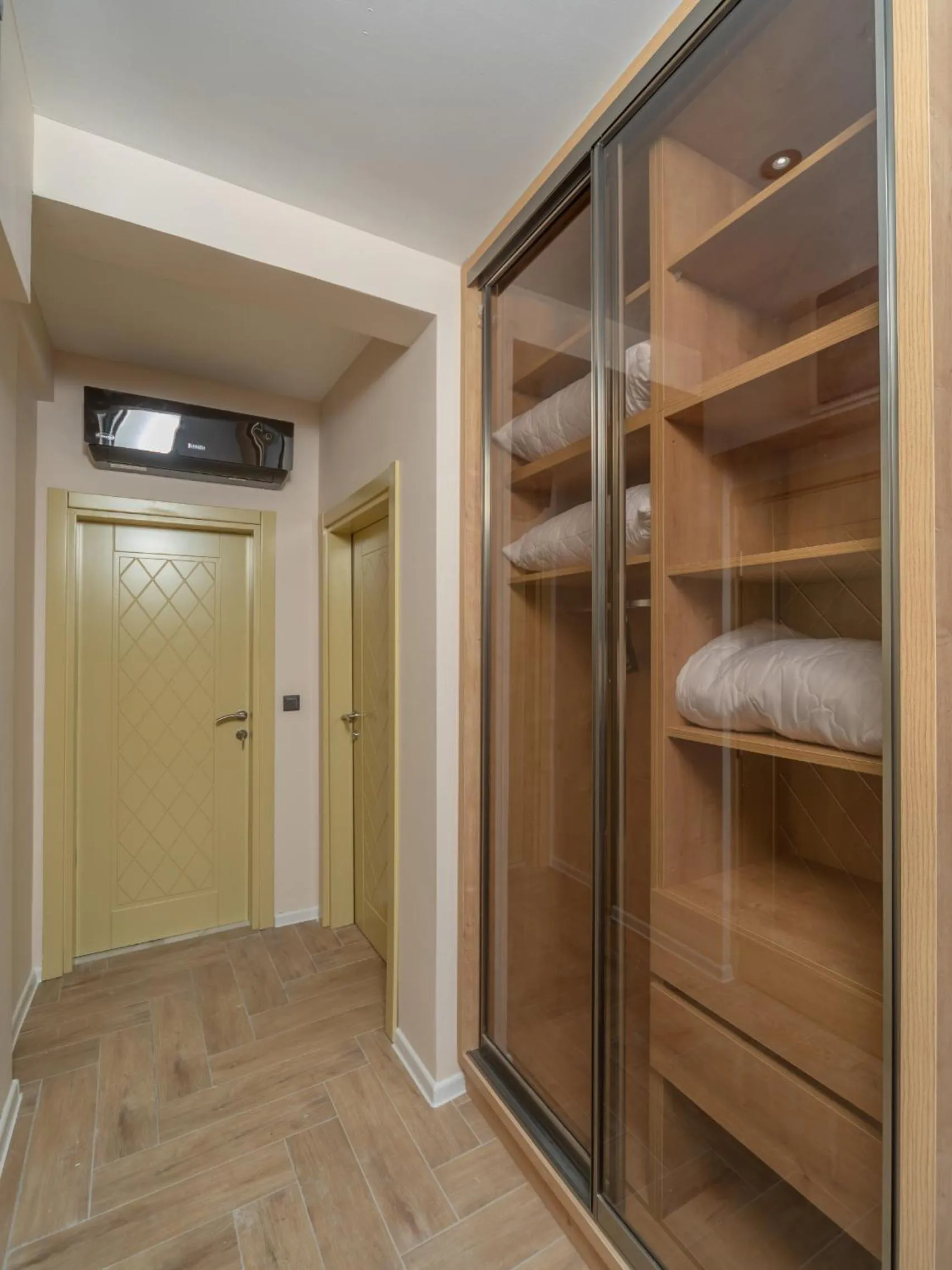 wardrobe in Hotel Diman