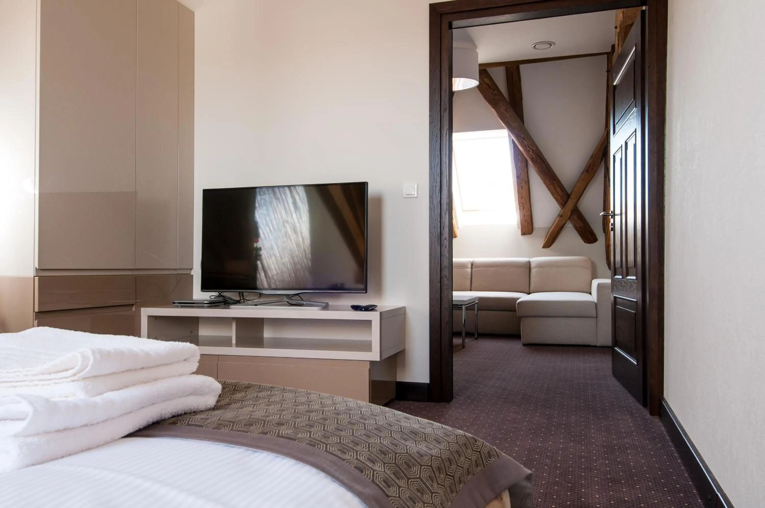 TV and multimedia, Bed in B&B Wieniawa PARKING I ŚNIADANIE W CENIE! BREAKFAST AND PARKING INCLUDED!