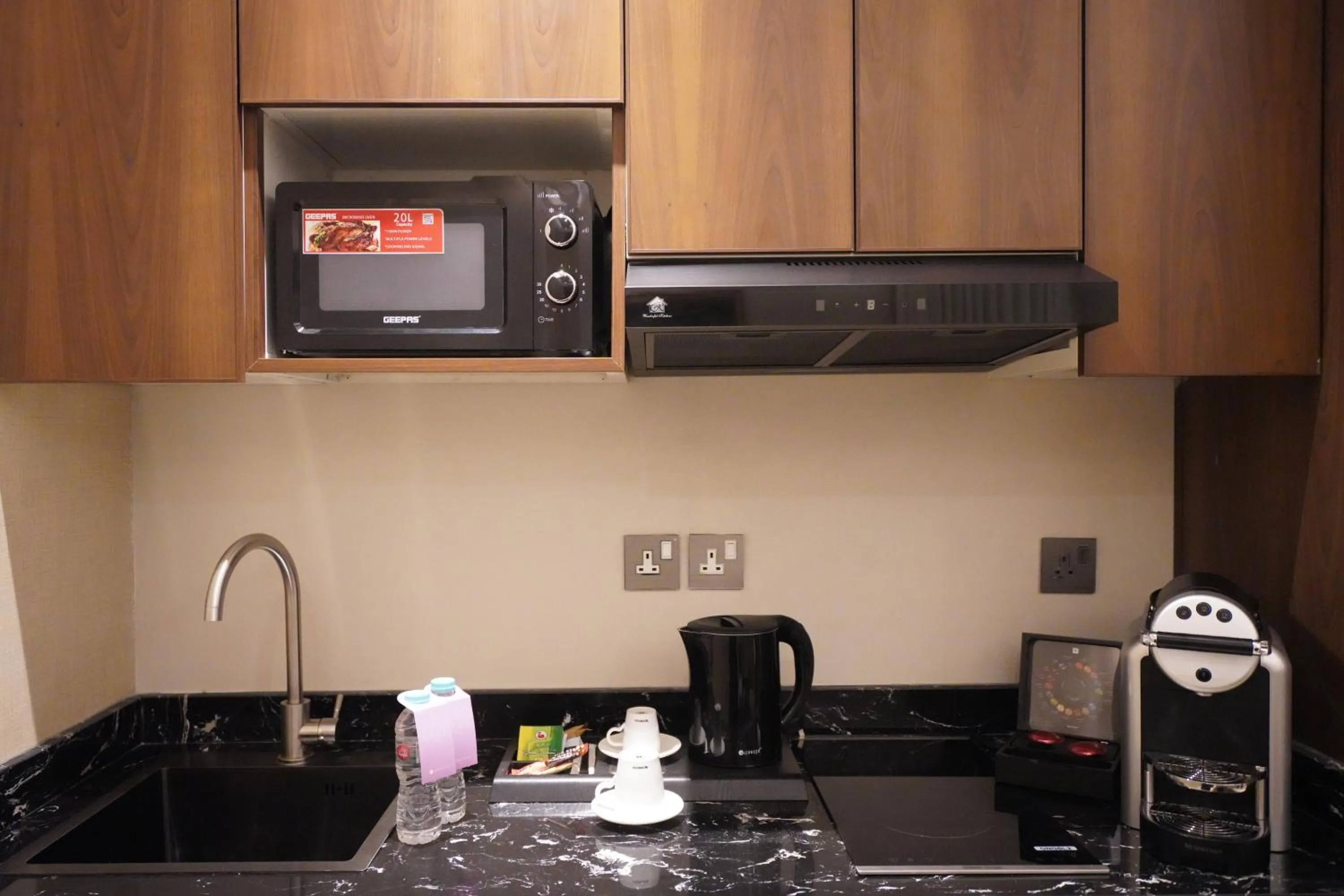 Kitchen or kitchenette in Tura Hotel Olaya - فندق ترى العليا