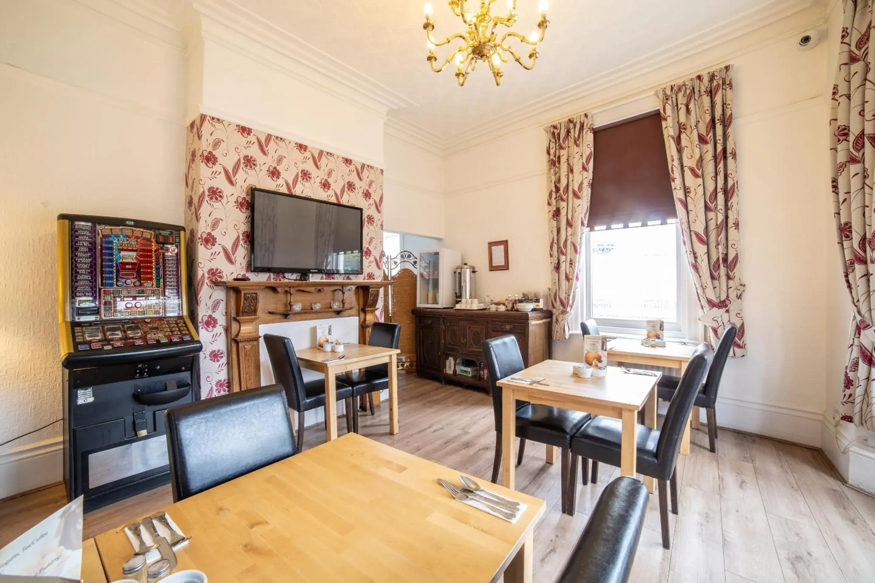 Restaurant/places to eat in The Douglas Hotel Restaurant/places to eat in The Douglas Hotel