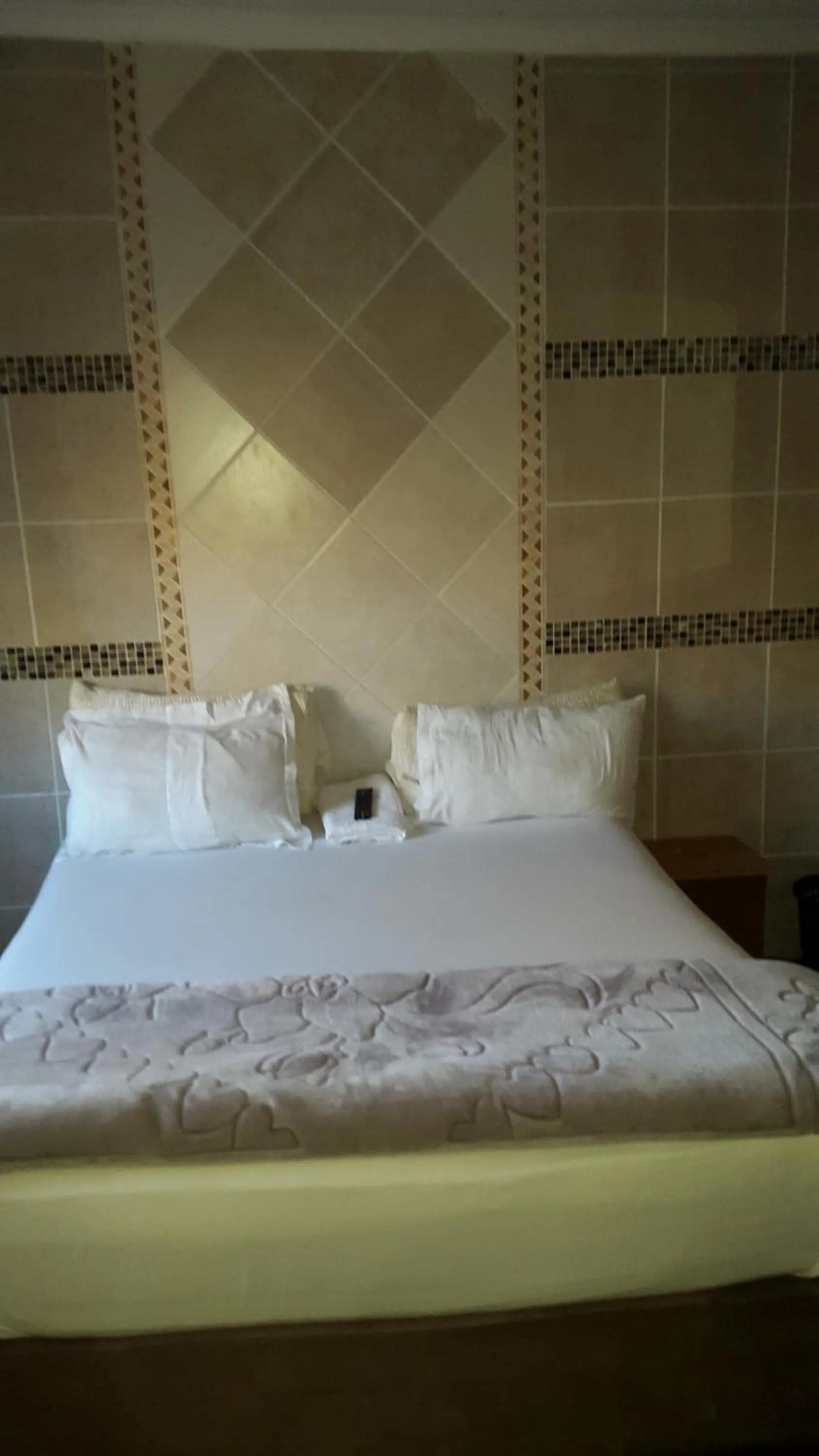 Bedroom, Bed in Legacy Guest Lodge