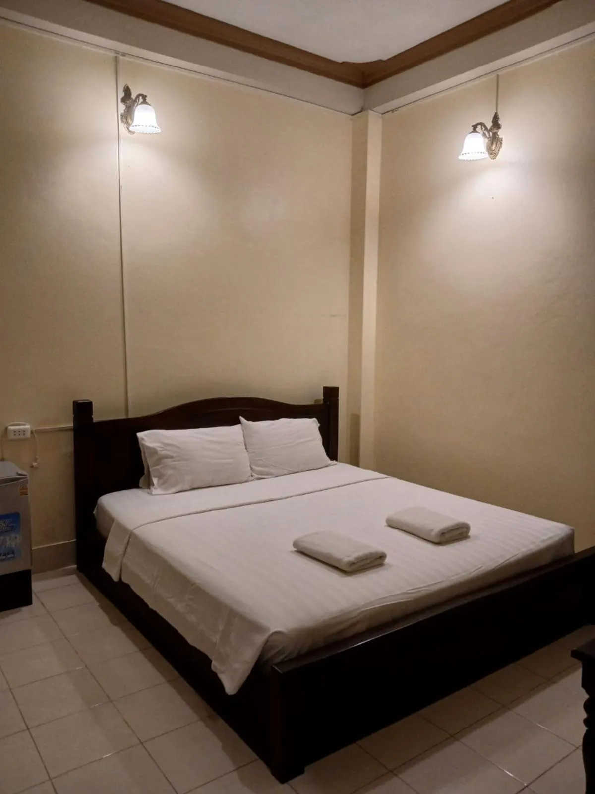 Bedroom, Bed in DokPhut Guesthouse