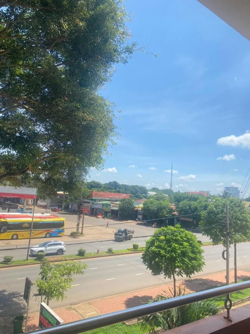 Day in Khách sạn Ban Mê Xanh (Ban Me Xanh Hotel)