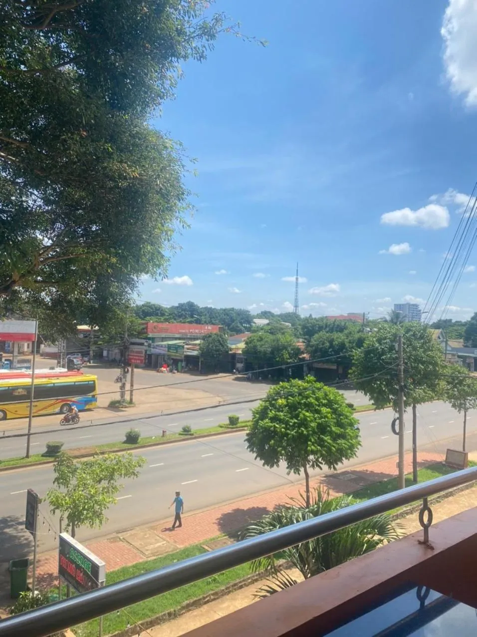 Day in Khách sạn Ban Mê Xanh (Ban Me Xanh Hotel)