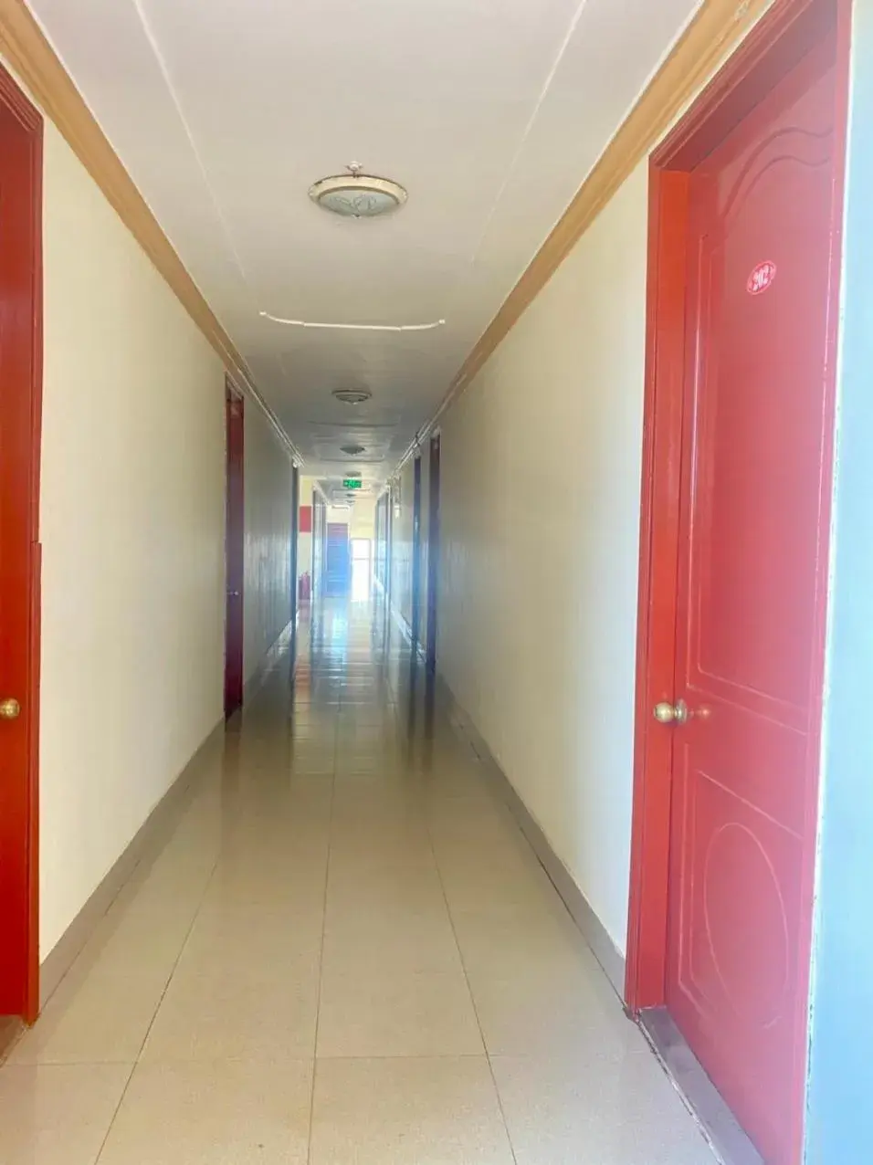 Property building in Khách sạn Ban Mê Xanh (Ban Me Xanh Hotel) Property building in Khách sạn Ban Mê Xanh (Ban Me Xanh Hotel)