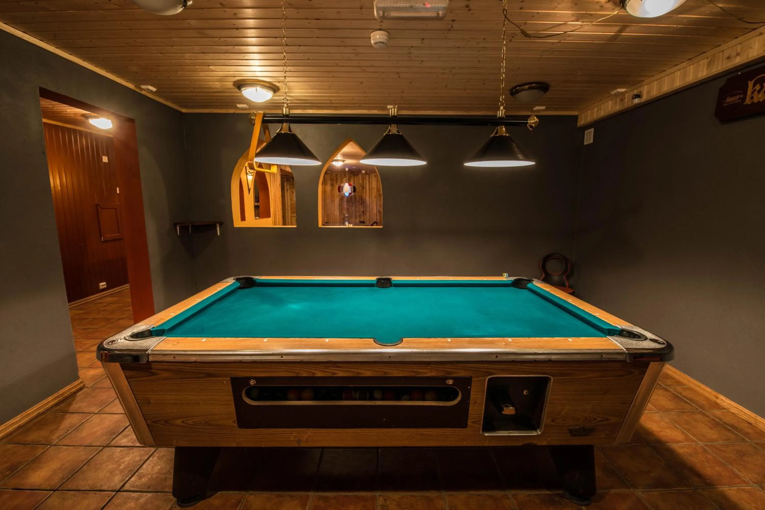 Billiard in Lyngseidet Gjestegård AS