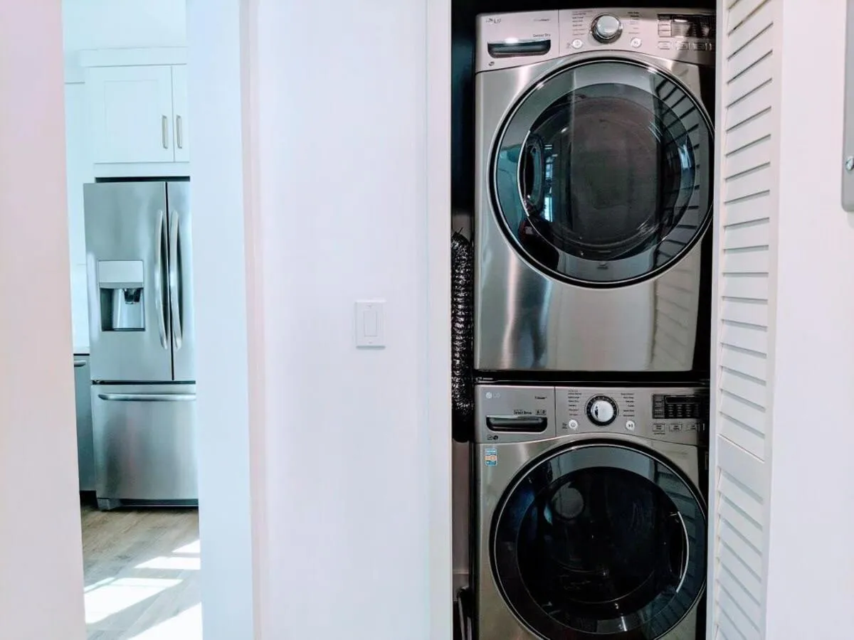 Downtown Culver City New Designer Lux 1 Bedroom