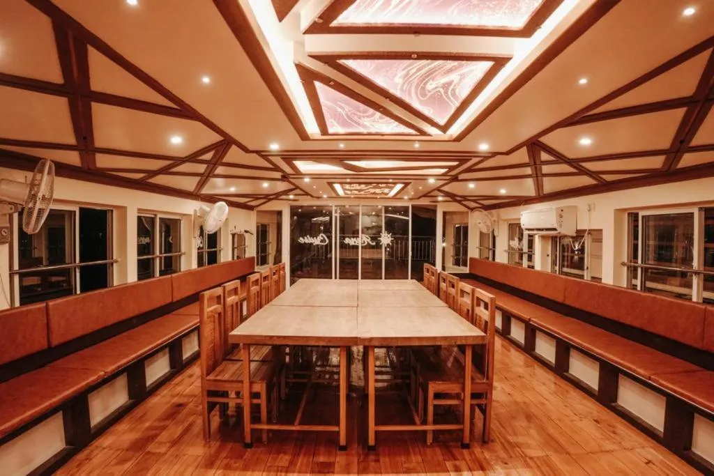 Restaurant/places to eat in Venice Premium Houseboats Alleppey