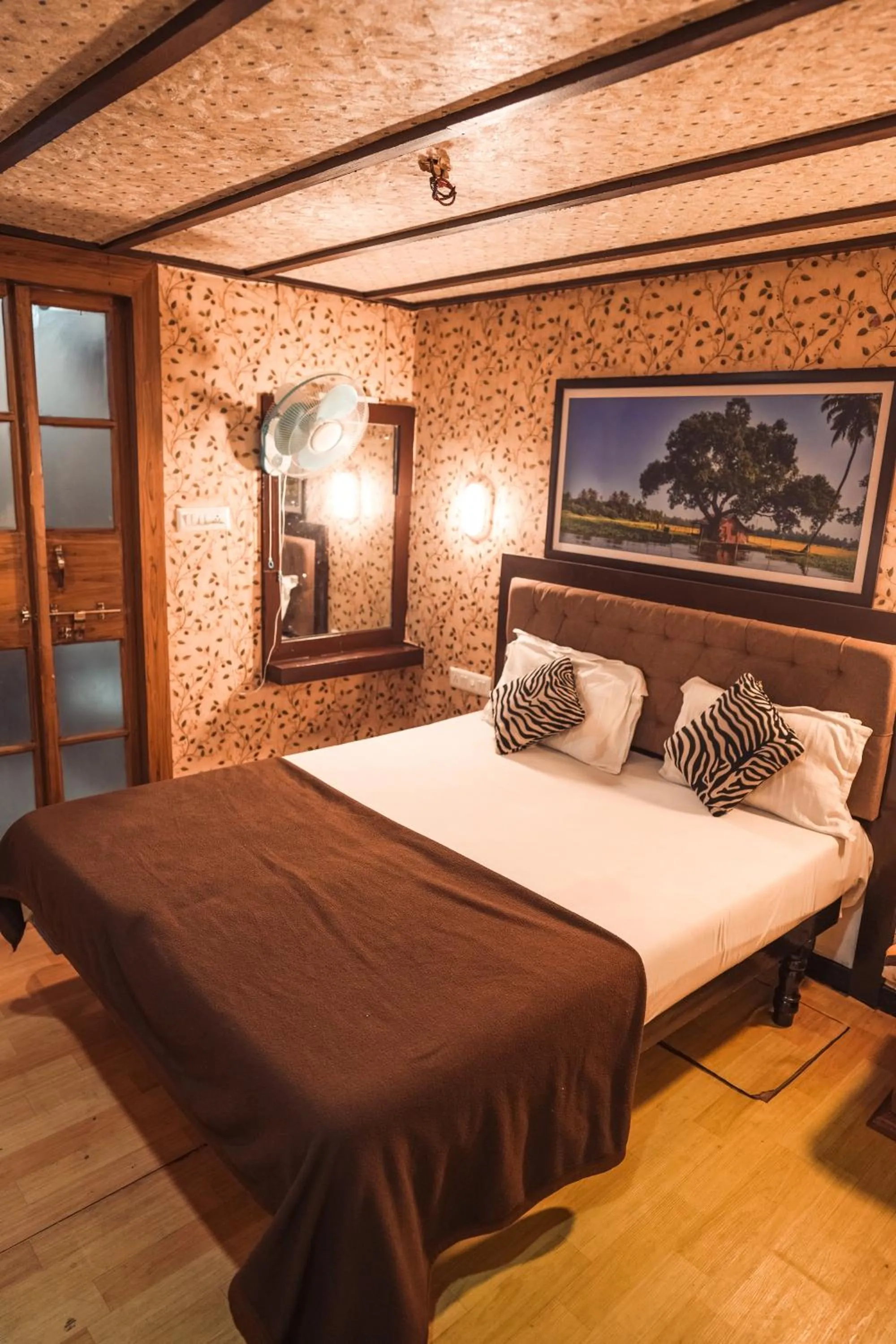 Bed in Venice Premium Houseboats Alleppey