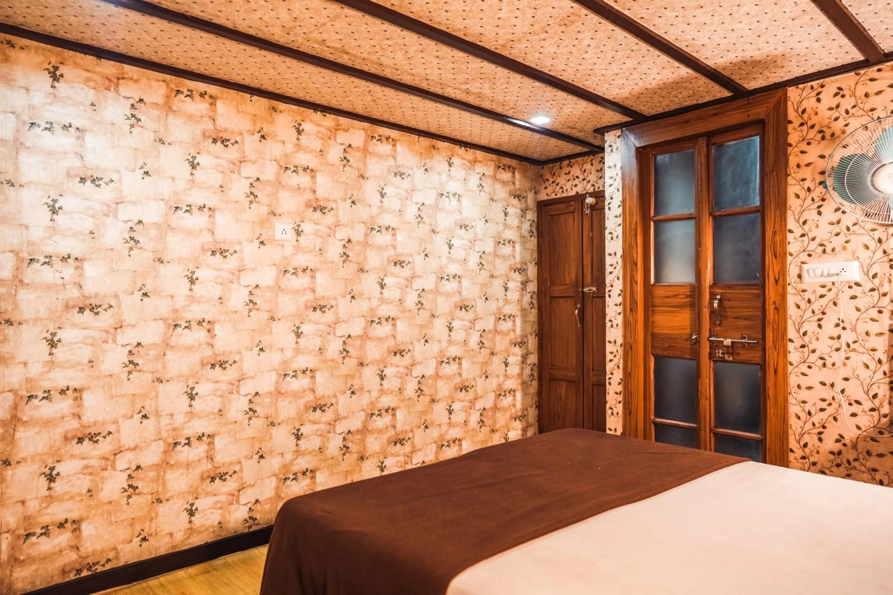 Bed in Venice Premium Houseboats Alleppey