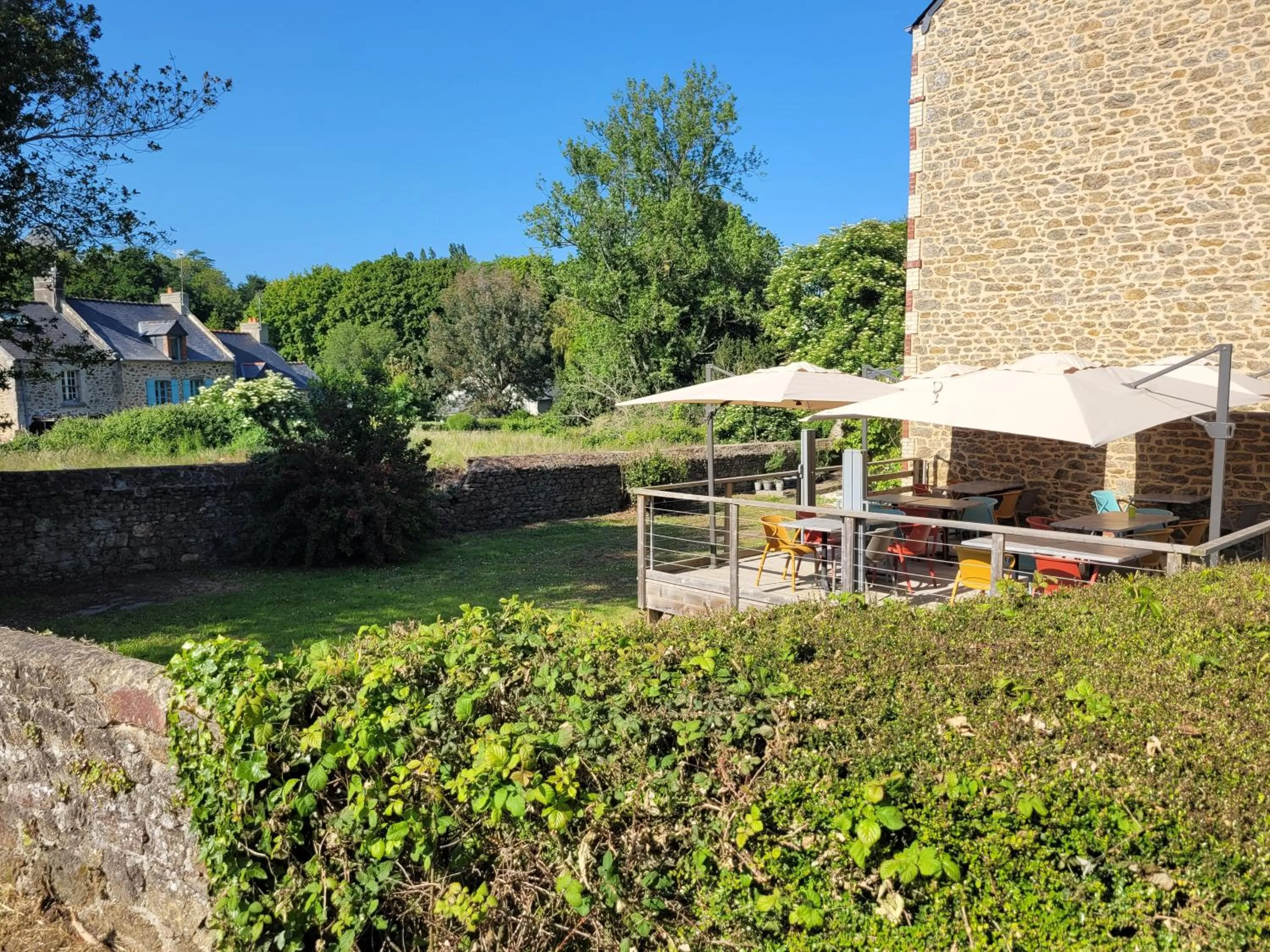 Restaurant/places to eat in Le petit Montmartre