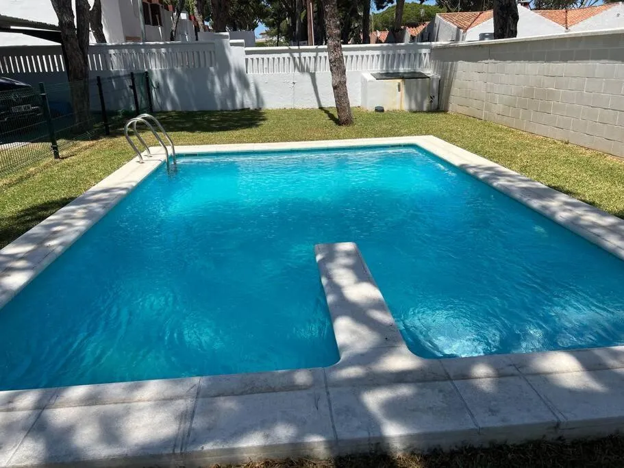 Swimming pool in Chalet Urb Doña Violeta 500m Mar