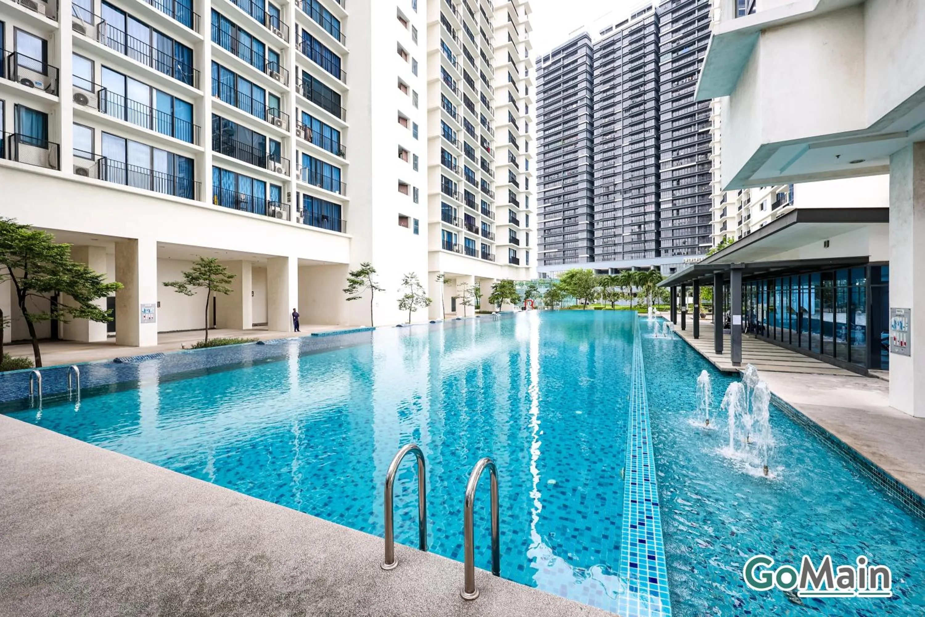 Swimming pool in Trefoil Setia Alam by GO-MAIN - Next to Mall & SCCC