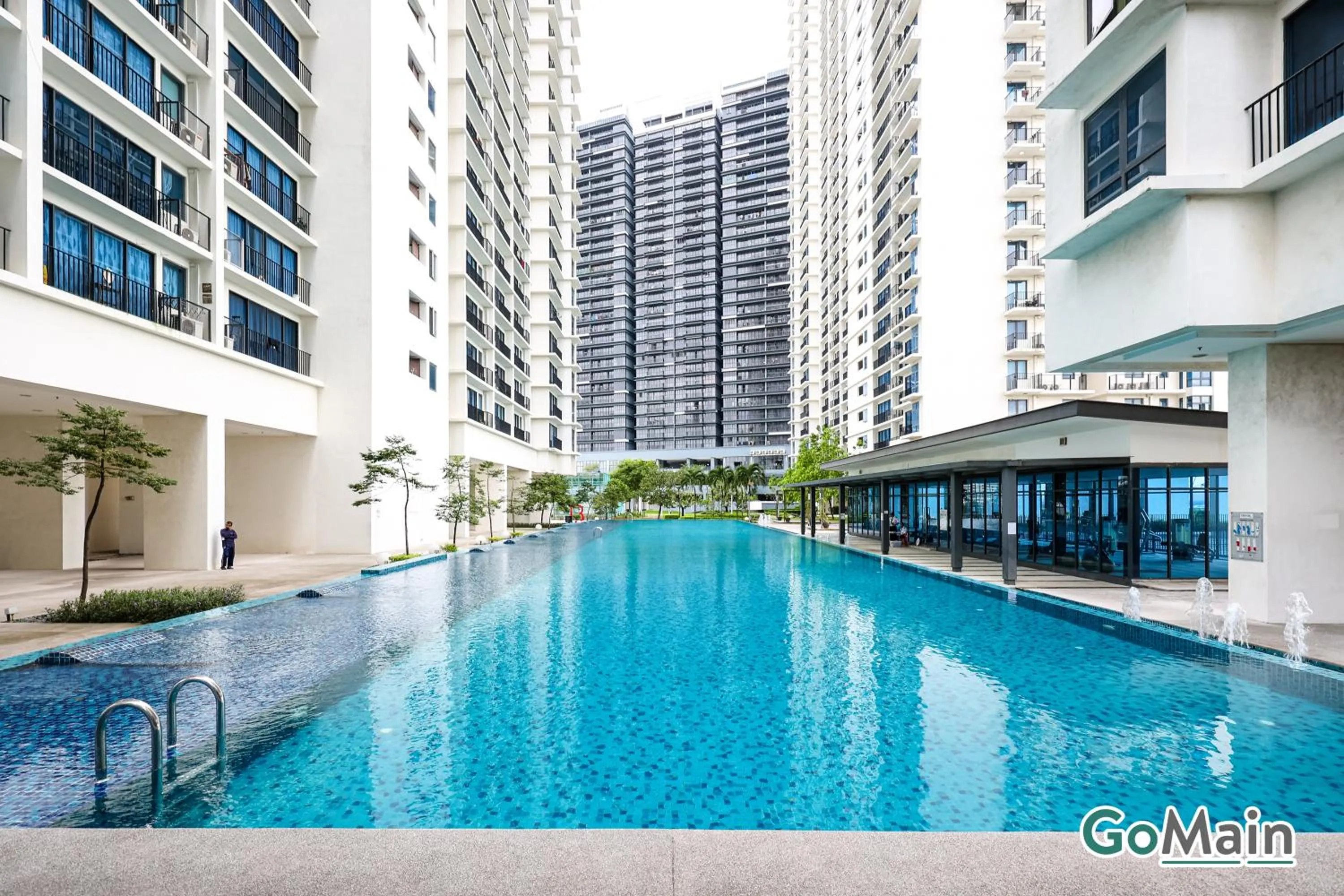 Swimming pool in Trefoil Setia Alam by GO-MAIN - Next to Mall & SCCC