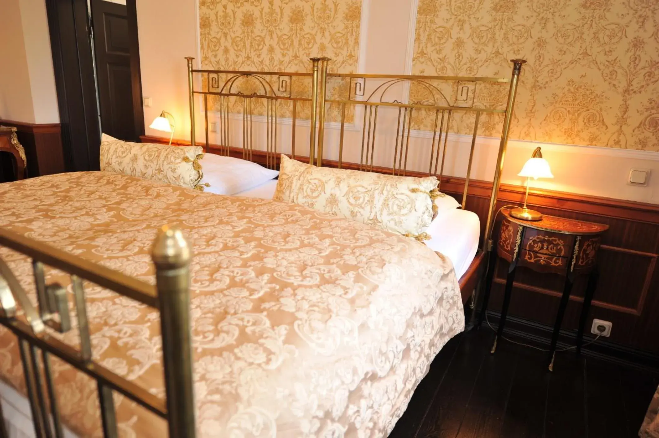 Deluxe Double Room with Bath - single occupancy in Gutshaus Kubbelkow Deluxe Double Room with Bath - single occupancy in Gutshaus Kubbelkow
