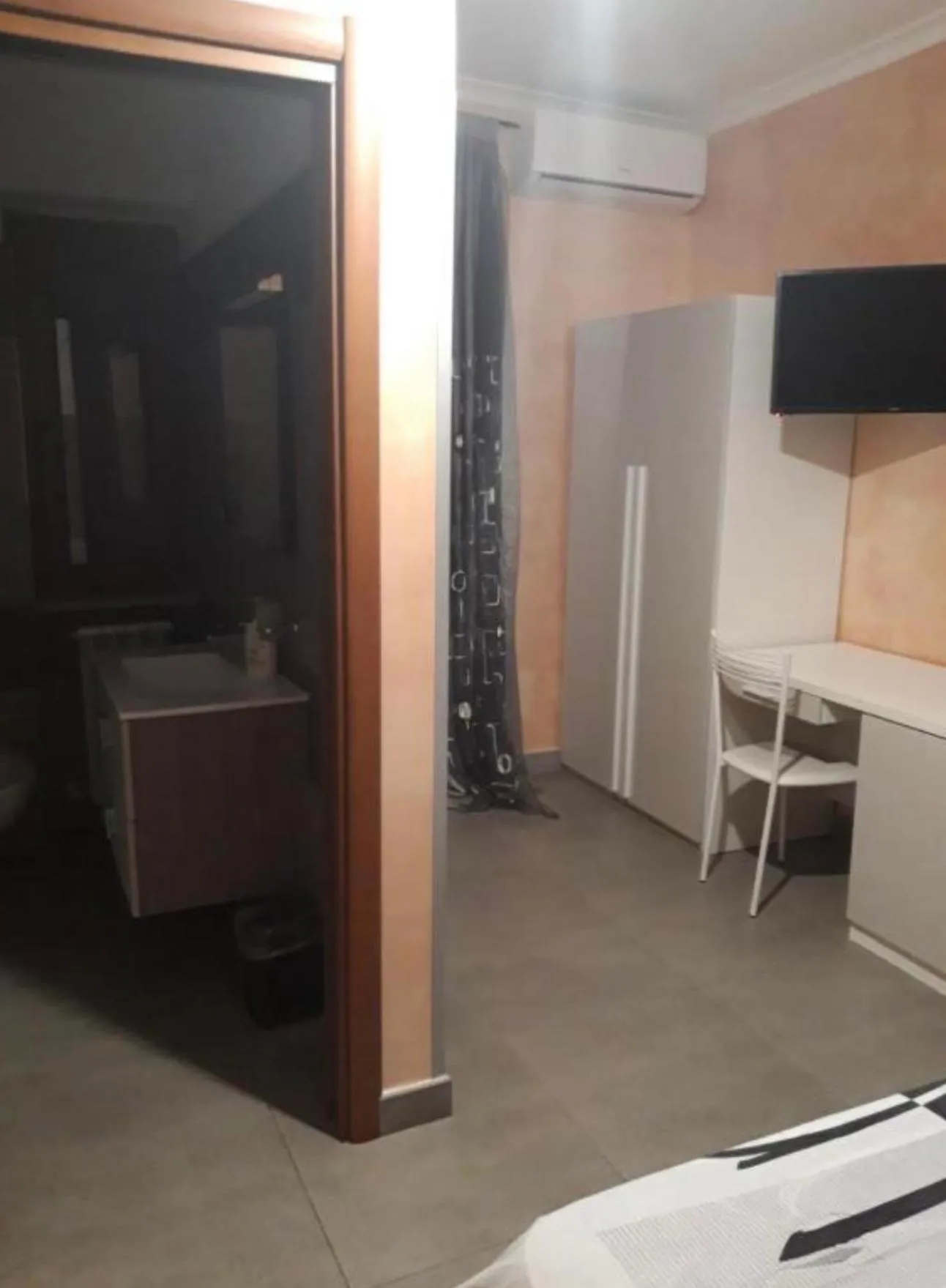 TV and multimedia, Bed in Sabrina Airport