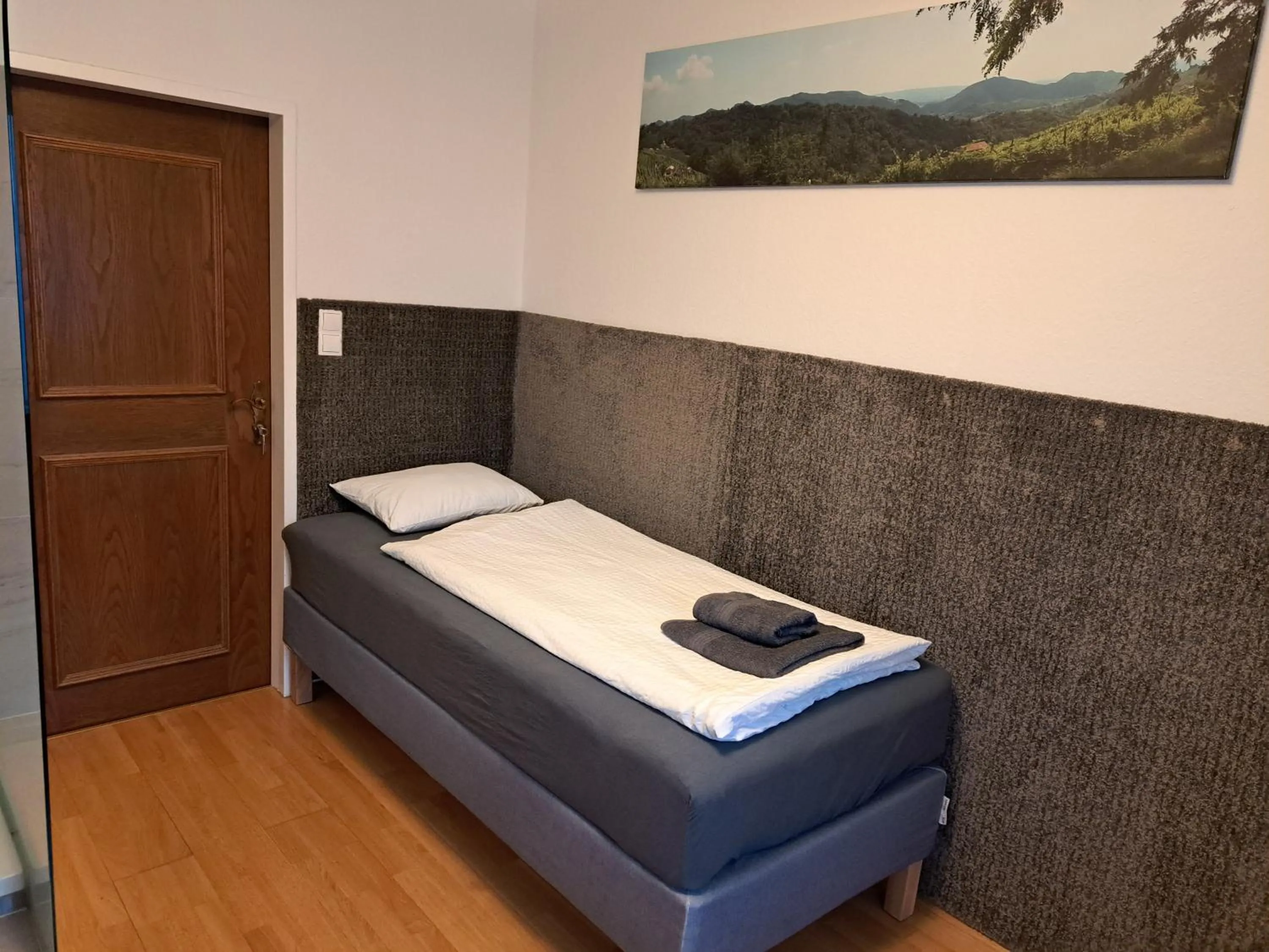 Bed in Flataid Gästehaus Graschi - Steinbergstraße