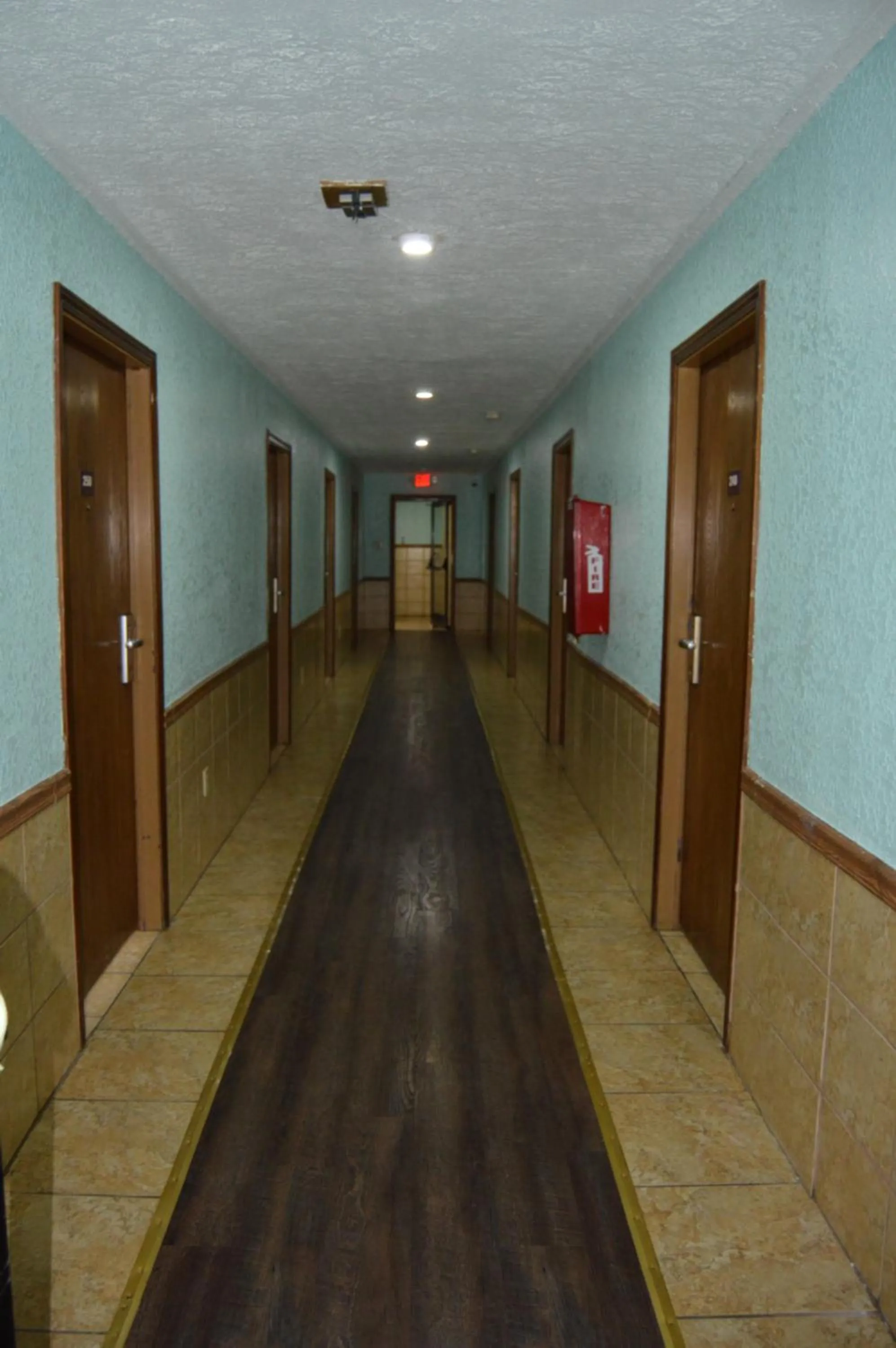 Property building in Budget Inn Richlands Claypool Hill