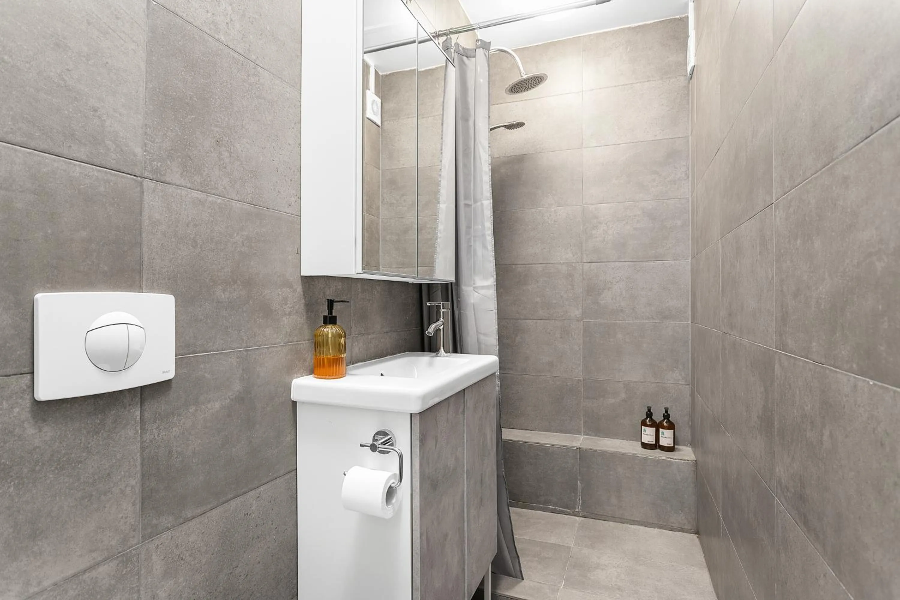 Bathroom in Reykjavík Central Guesthouse