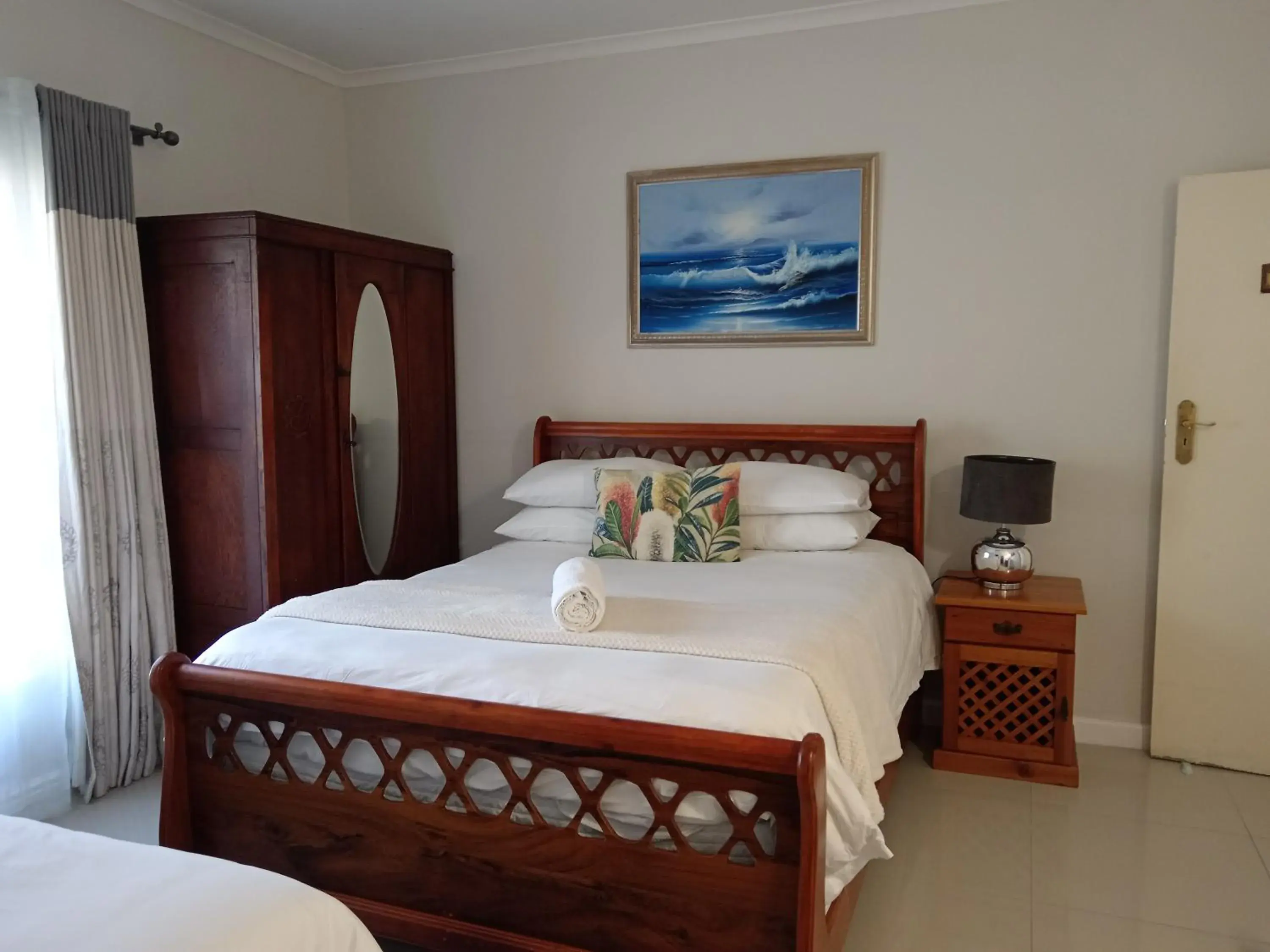 Deluxe Twin Room in Blouberg Manor Deluxe Twin Room in Blouberg Manor