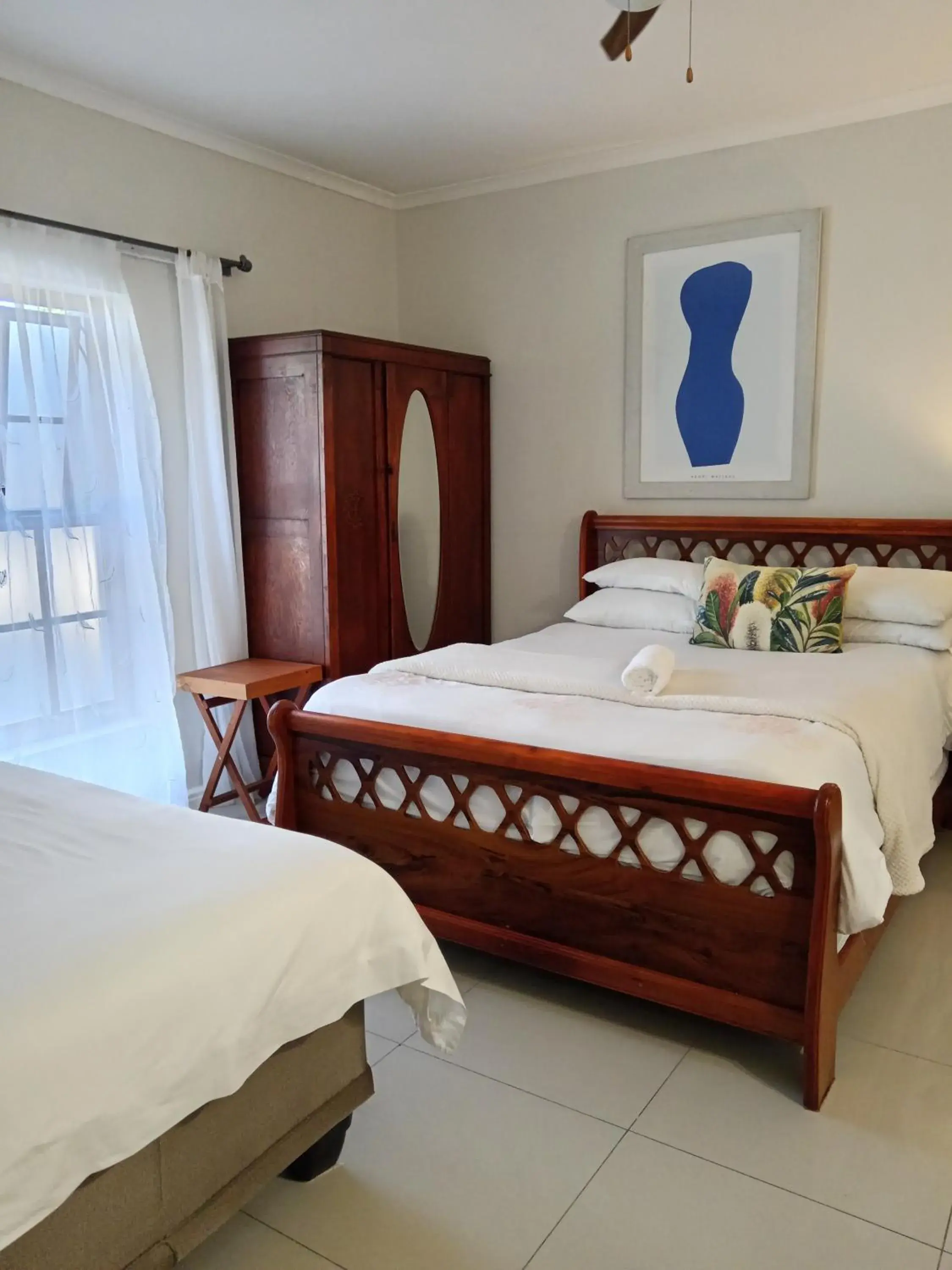 Deluxe Twin Room in Blouberg Manor Deluxe Twin Room in Blouberg Manor