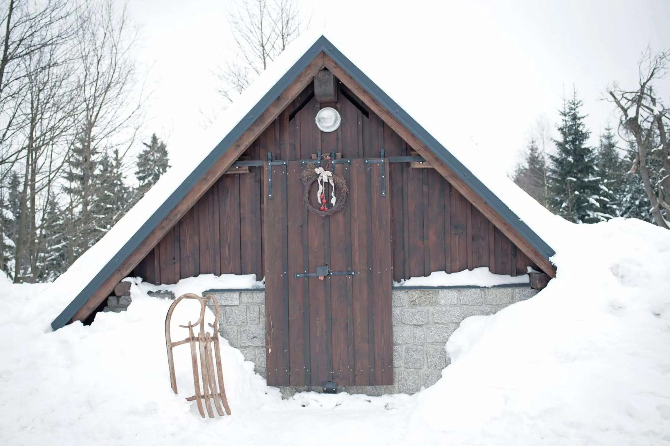Property building in Prezidentská